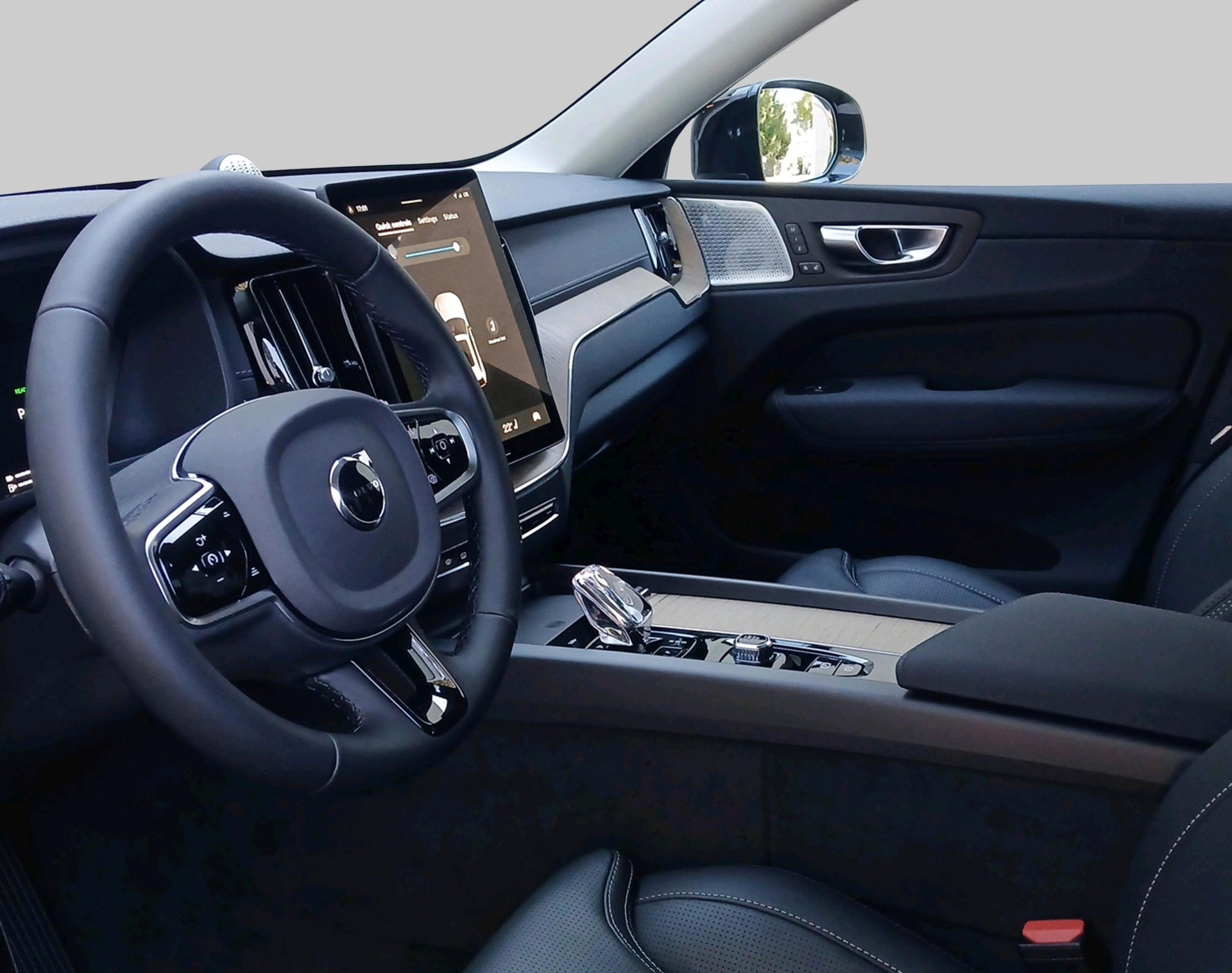 VOLVO XC60 2.0 T8 TE Ultra Dark eAWD-showroom-element-2