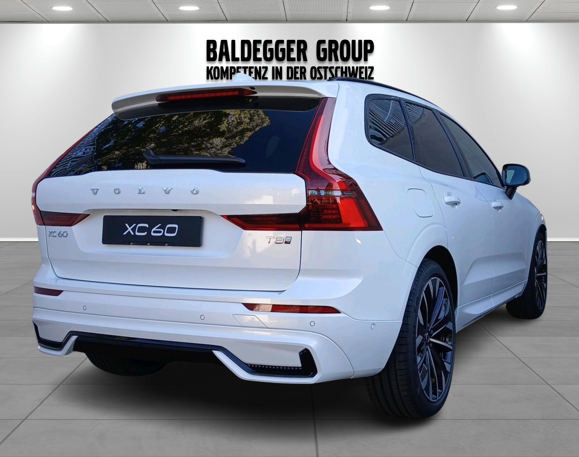 VOLVO XC60 2.0 T8 TE Ultra Dark eAWD-showroom-element-1