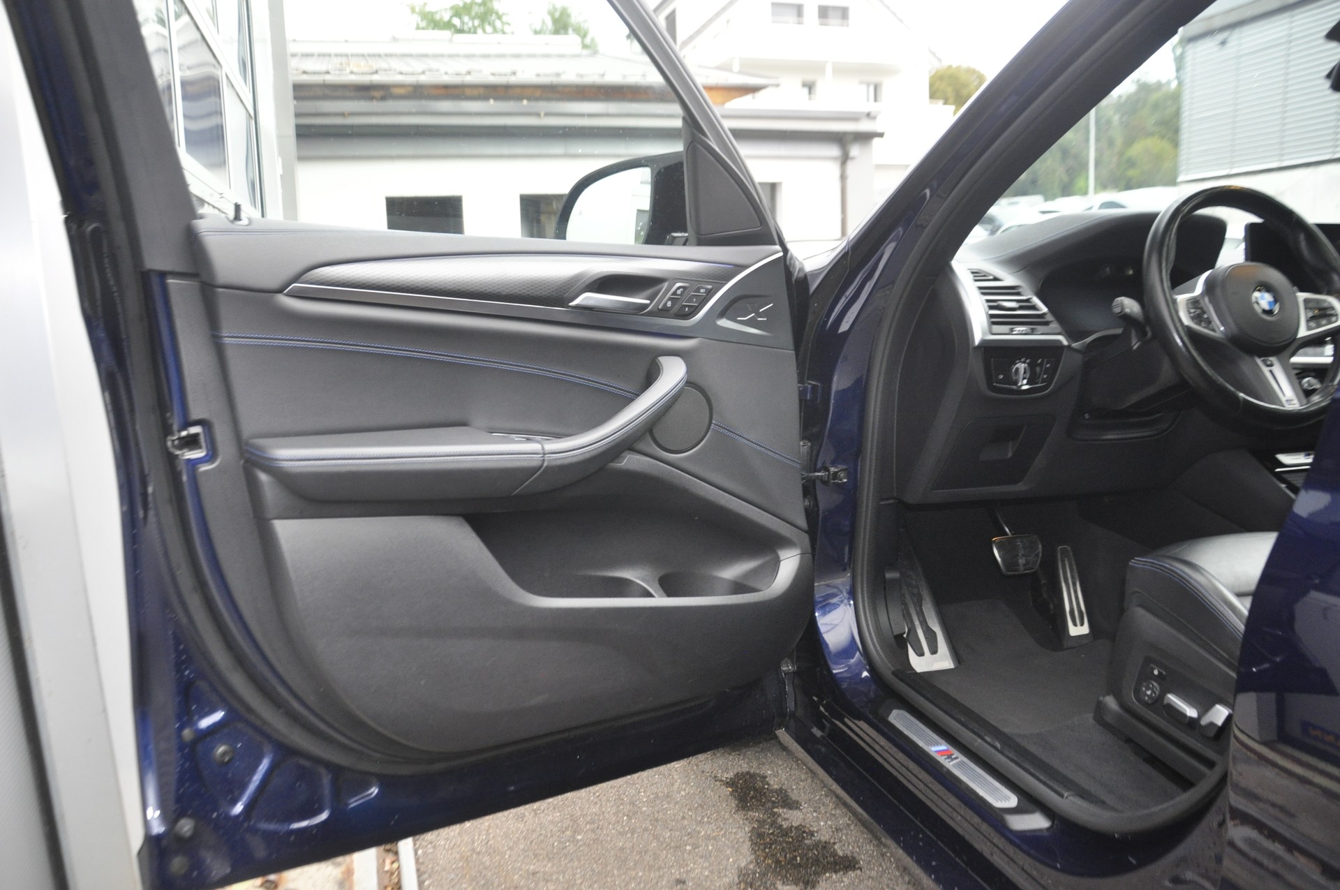 BMW X3 xDrive 48V M40d M Sport Edition Individual Steptronic-image-3