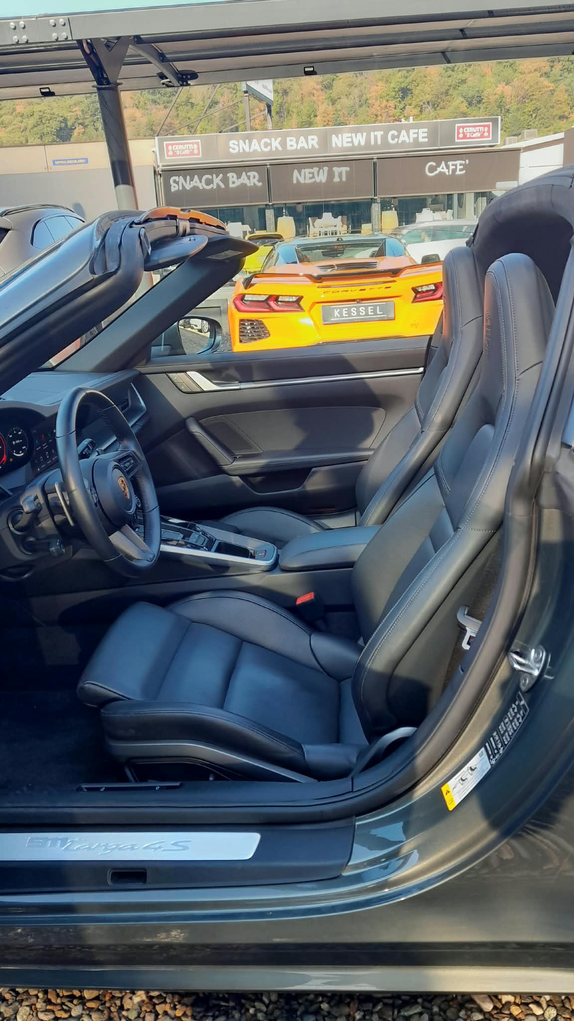 PORSCHE 911 Targa 4S-image-4