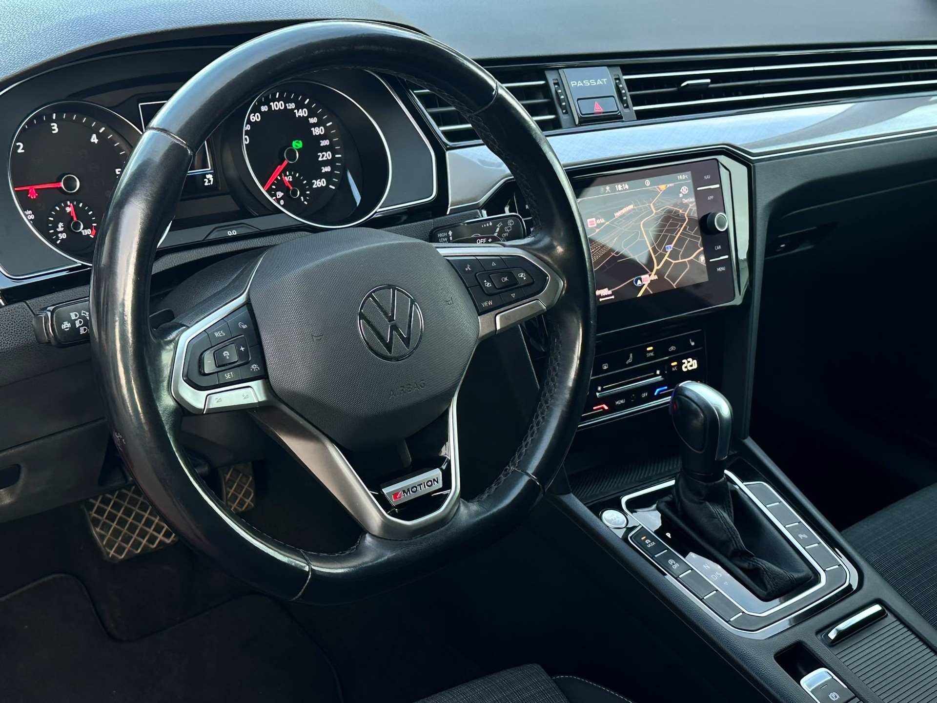 VW Passat 2.0 TDI BMT Business 4Motion DSG * CH-Fahrzeug * Frisch ab MFK *-image-8