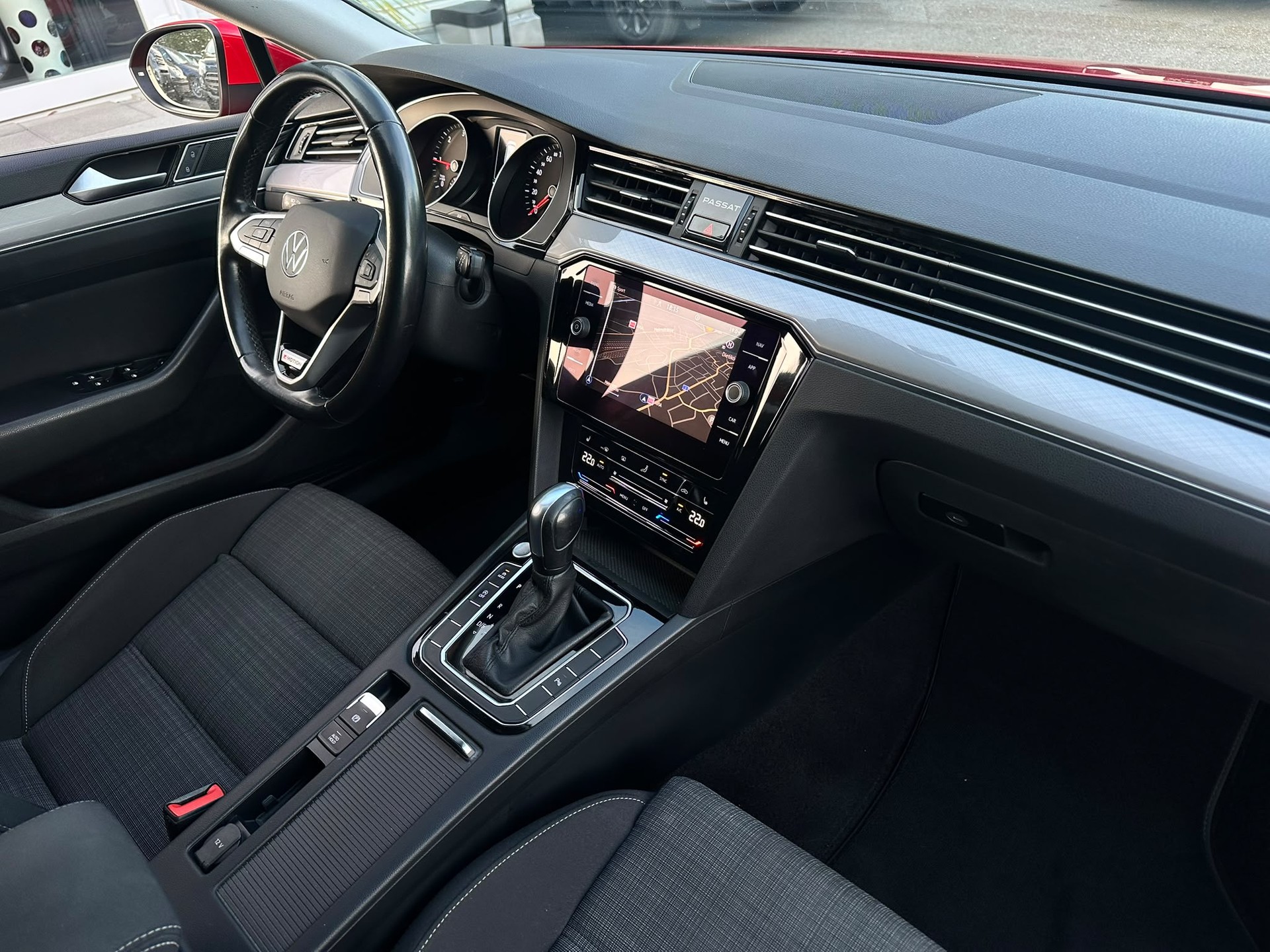 VW Passat 2.0 TDI BMT Business 4Motion DSG * CH-Fahrzeug * Frisch ab MFK *-image-17