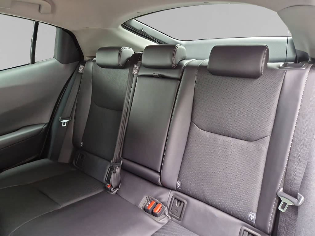 TOYOTA Prius 2.0 Plug-In-Hybrid Premi 47329/000-image-13