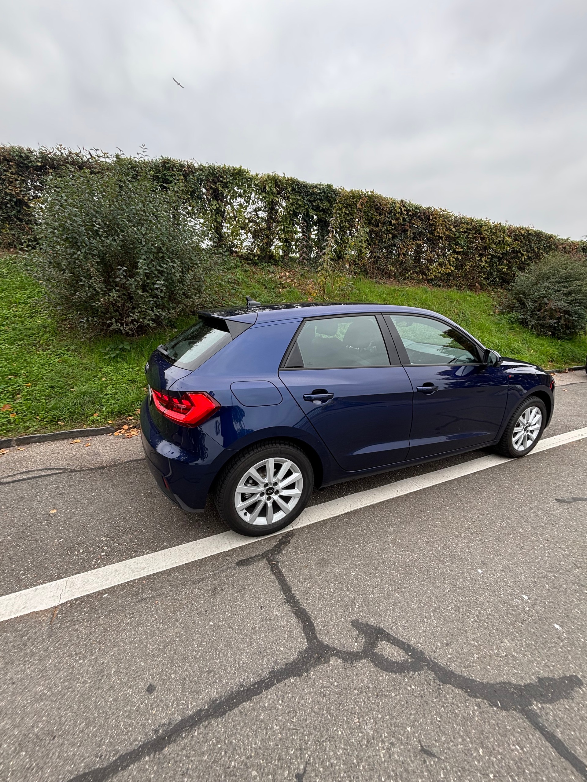 AUDI 1.0 30 TFSI Attraction S-Tronic-image-2