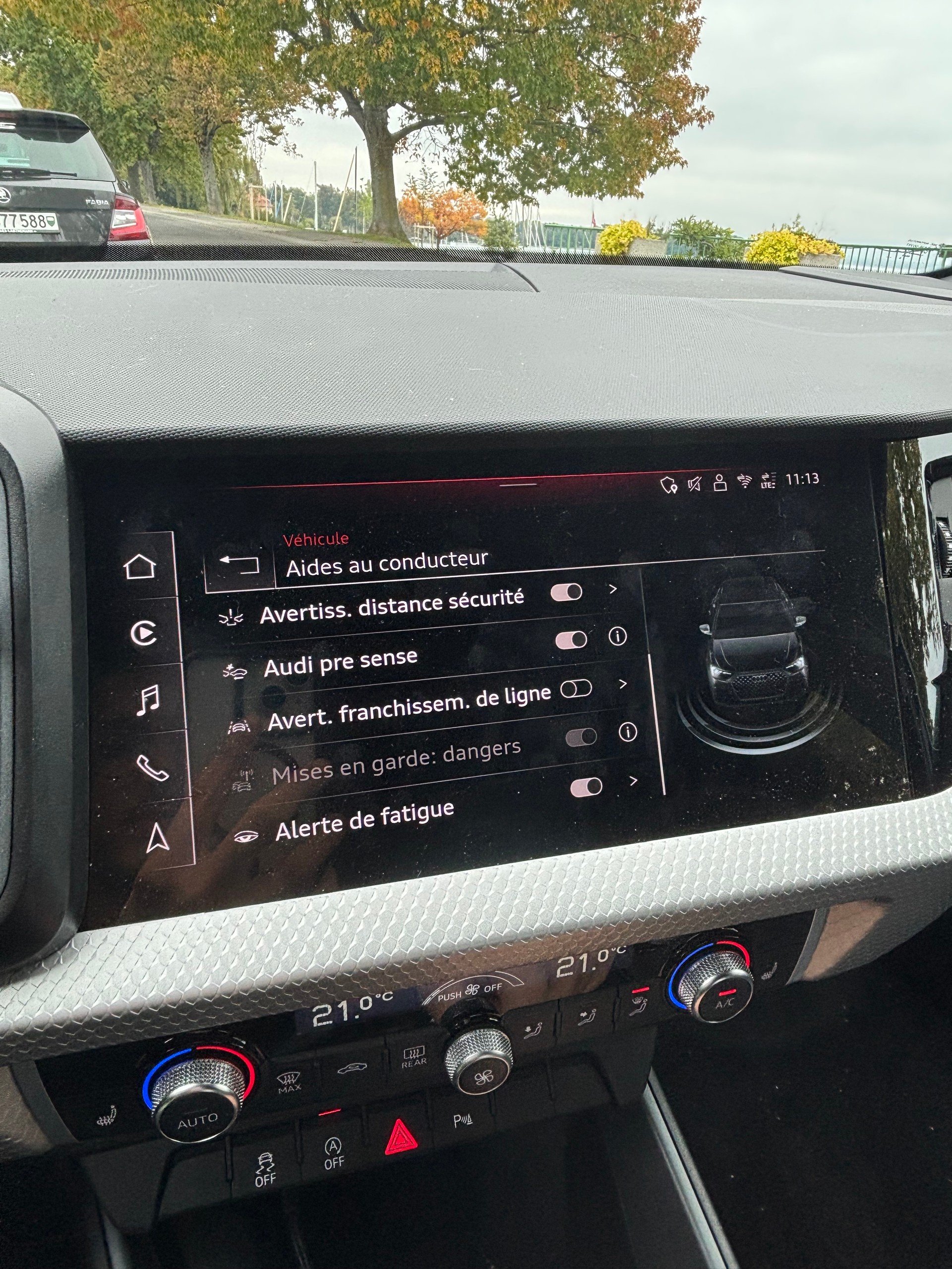 AUDI 1.0 30 TFSI Attraction S-Tronic-image-1