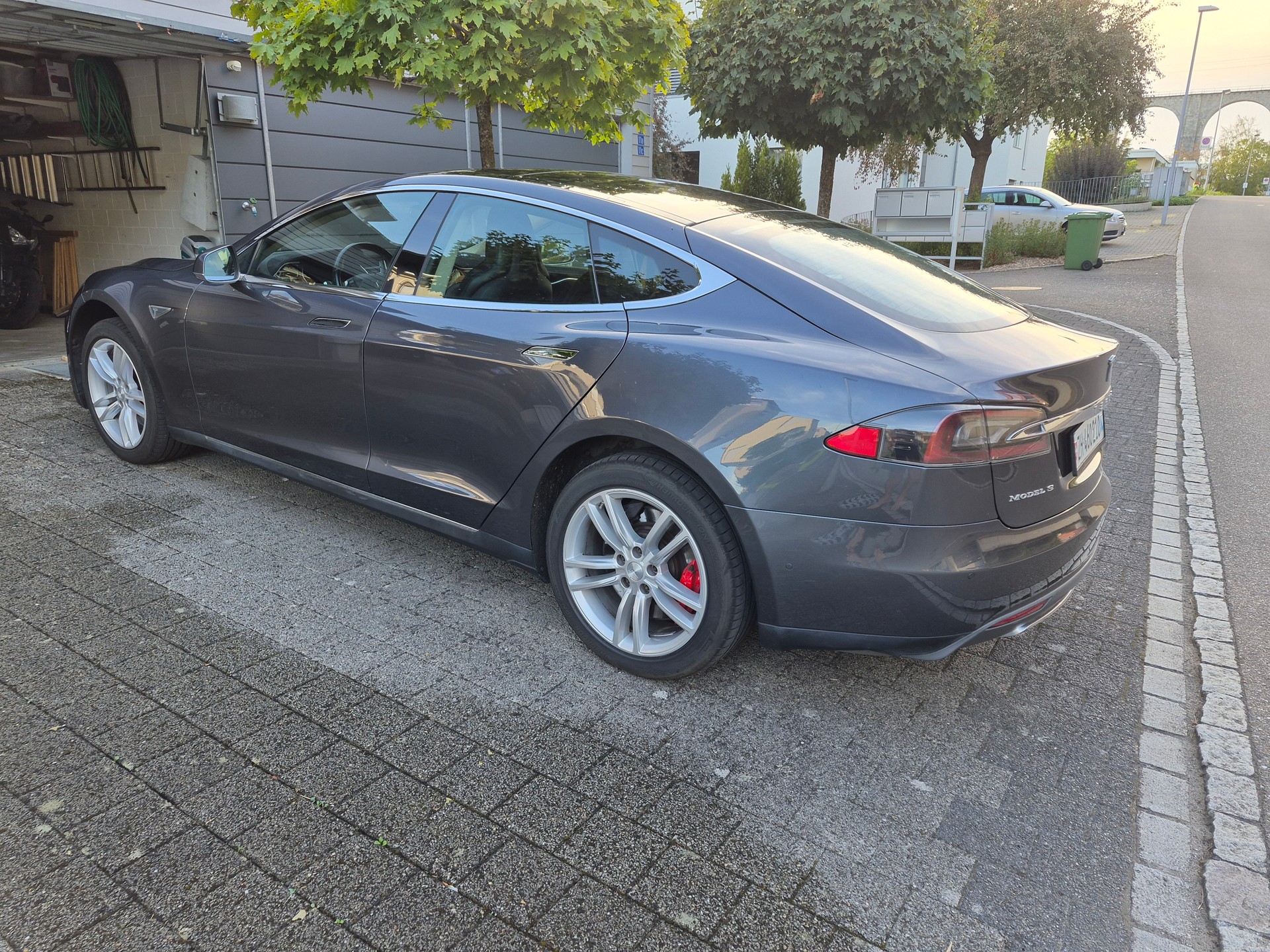 TESLA 85 Performance D-image-4