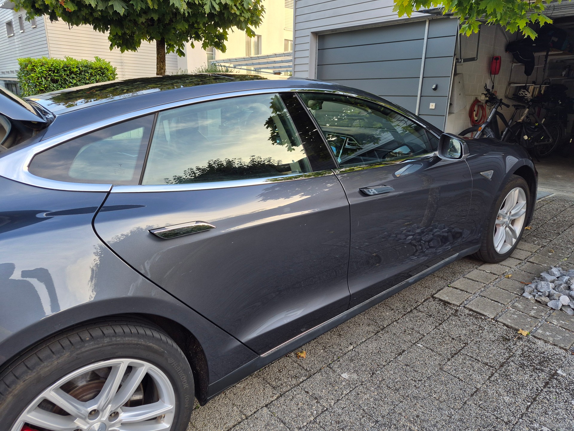TESLA 85 Performance D-image-1