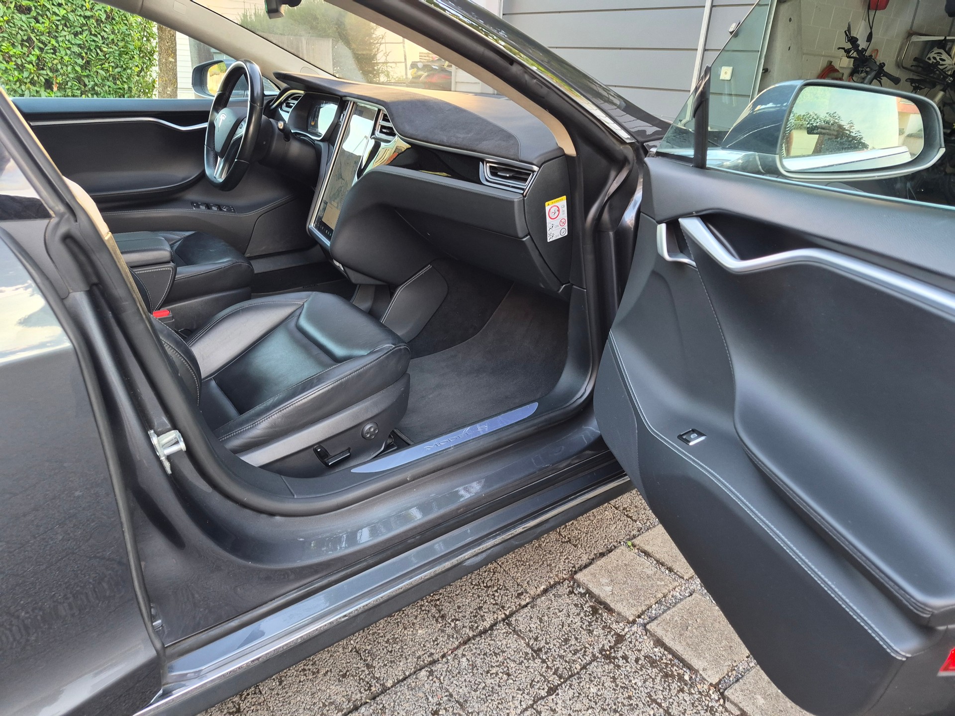 TESLA 85 Performance D-image-3