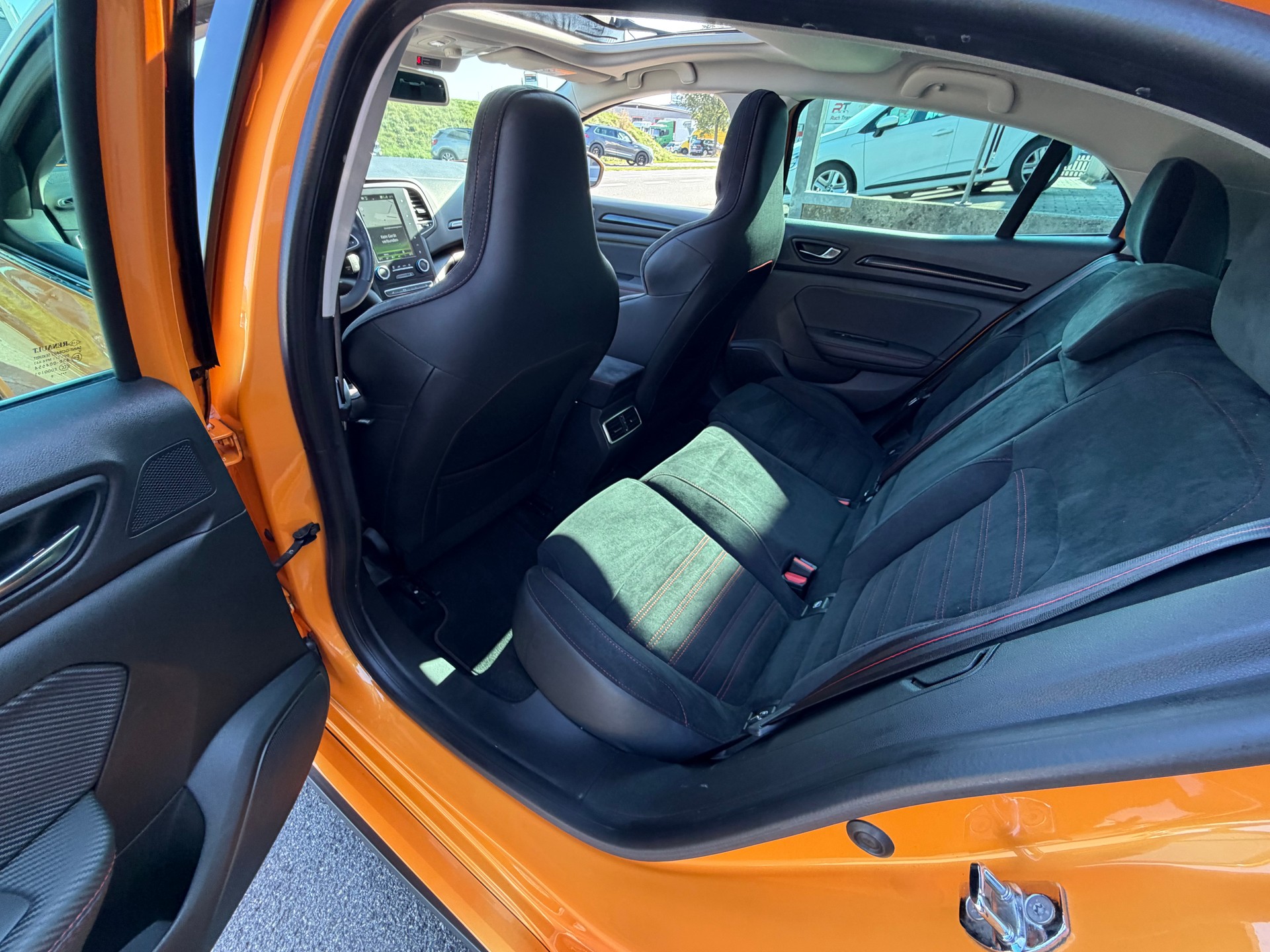 RENAULT Mégane Trophy 300 EDC+++TOP AUSSTATTUNG+++PANORAMA+++-image-16