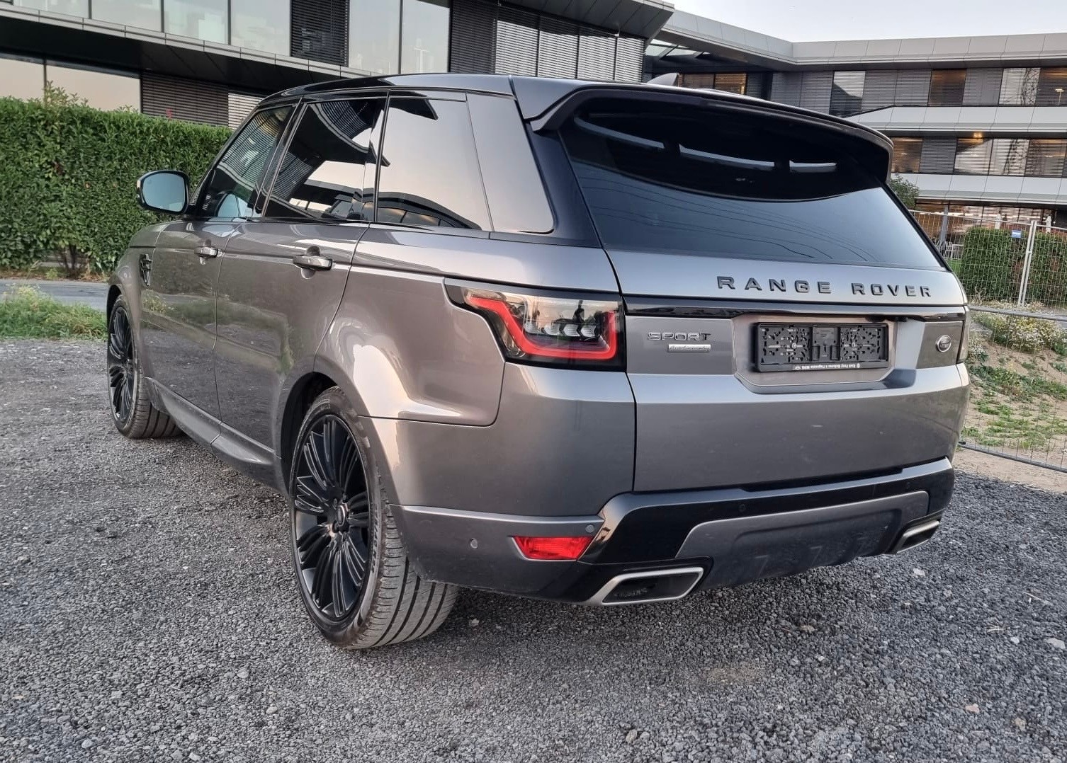 LAND ROVER Range Rover Sport 3.0 SDV6 AB Dynamic Automatic-image-4