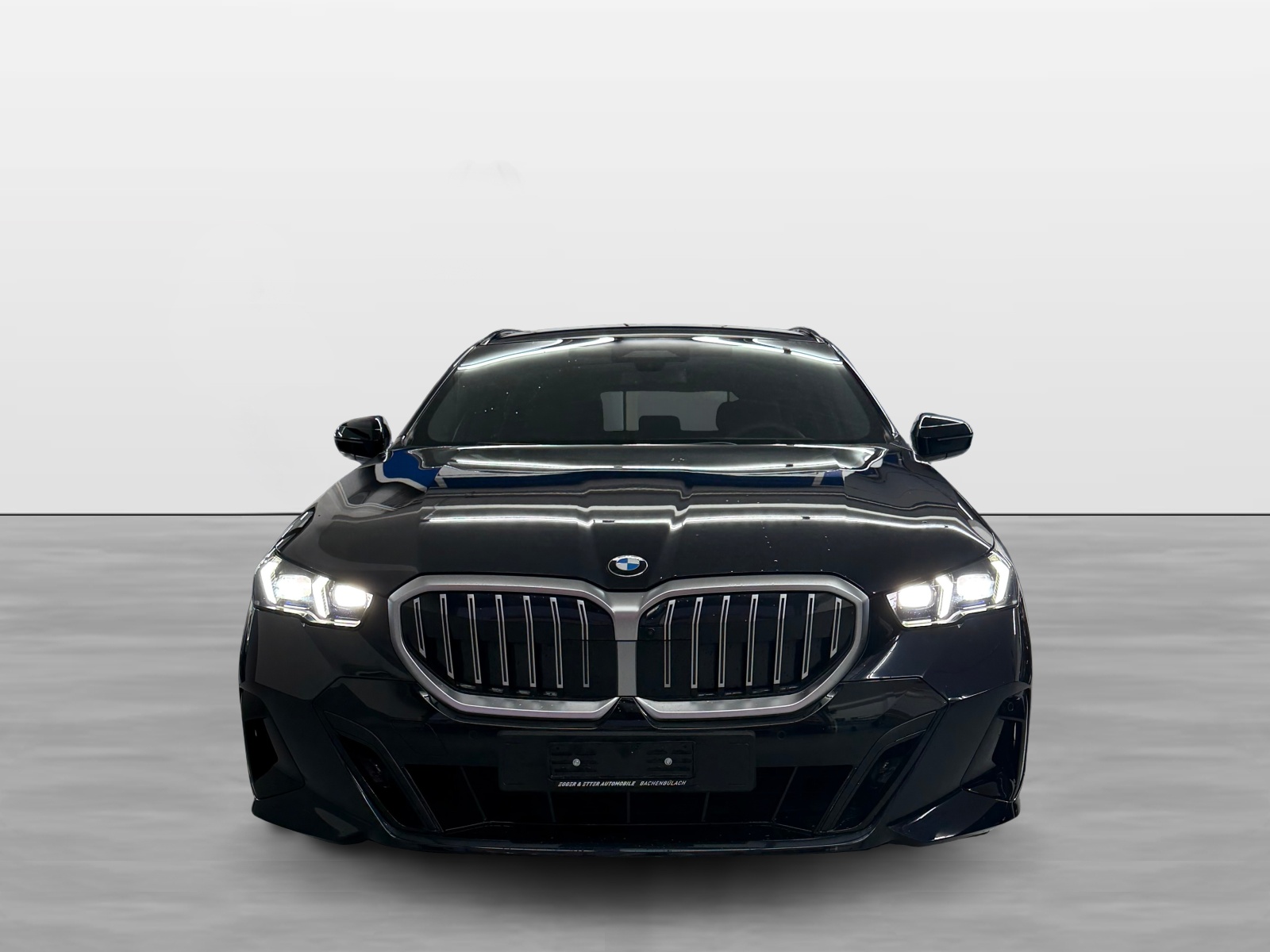 BMW 520d xDrive 48V Touring M Sport Steptronic-image-0
