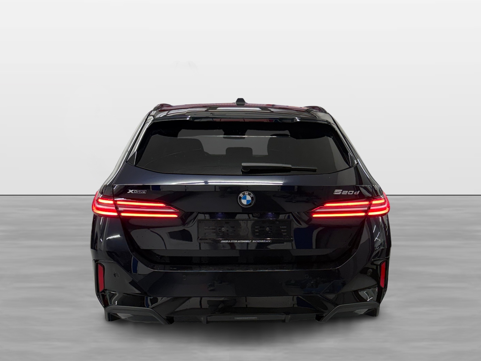 BMW 520d xDrive 48V Touring M Sport Steptronic-image-4