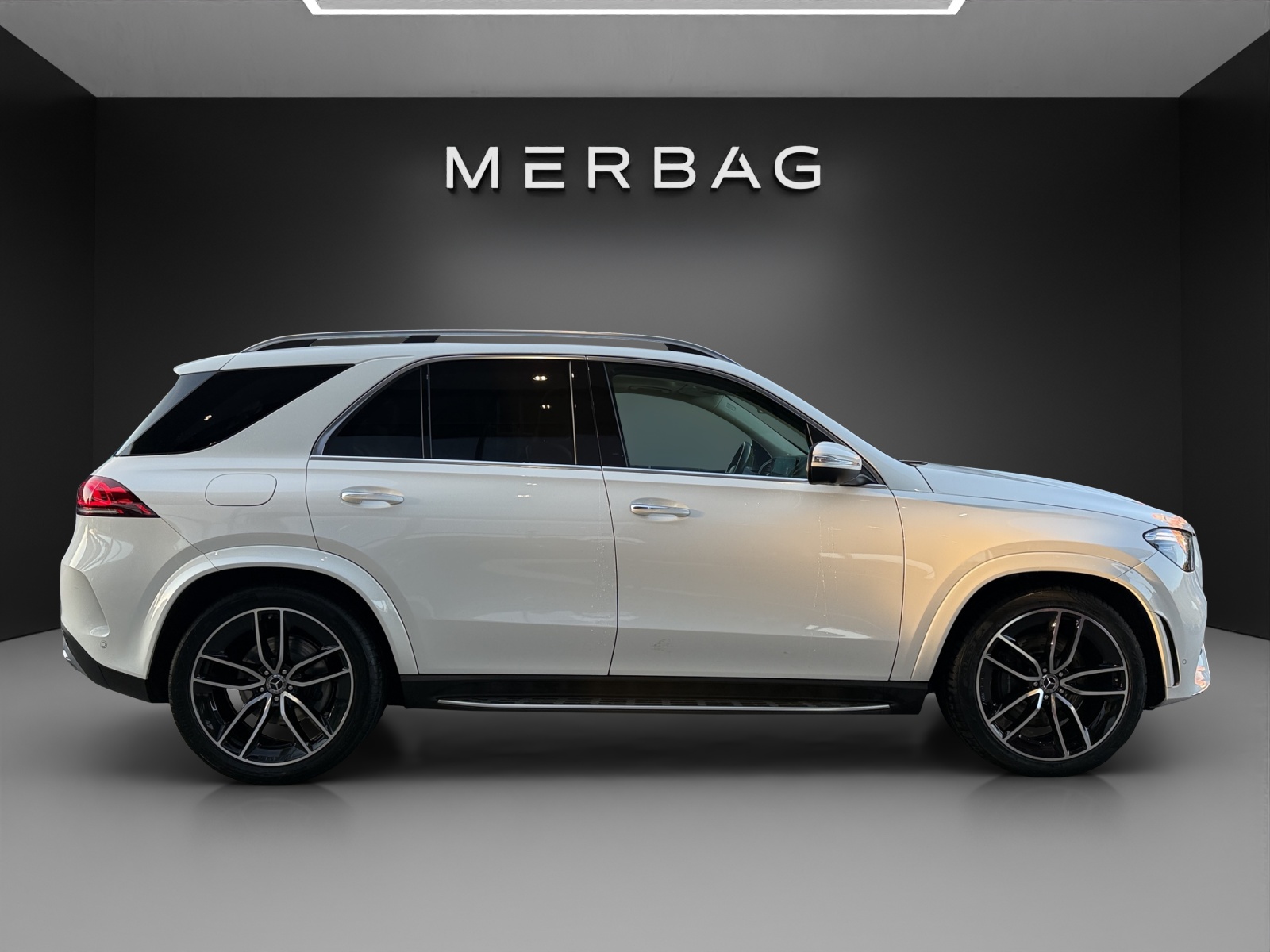 MERCEDES-BENZ GLE 350 d 4Matic AMG Line 9G-Tronic-image-4