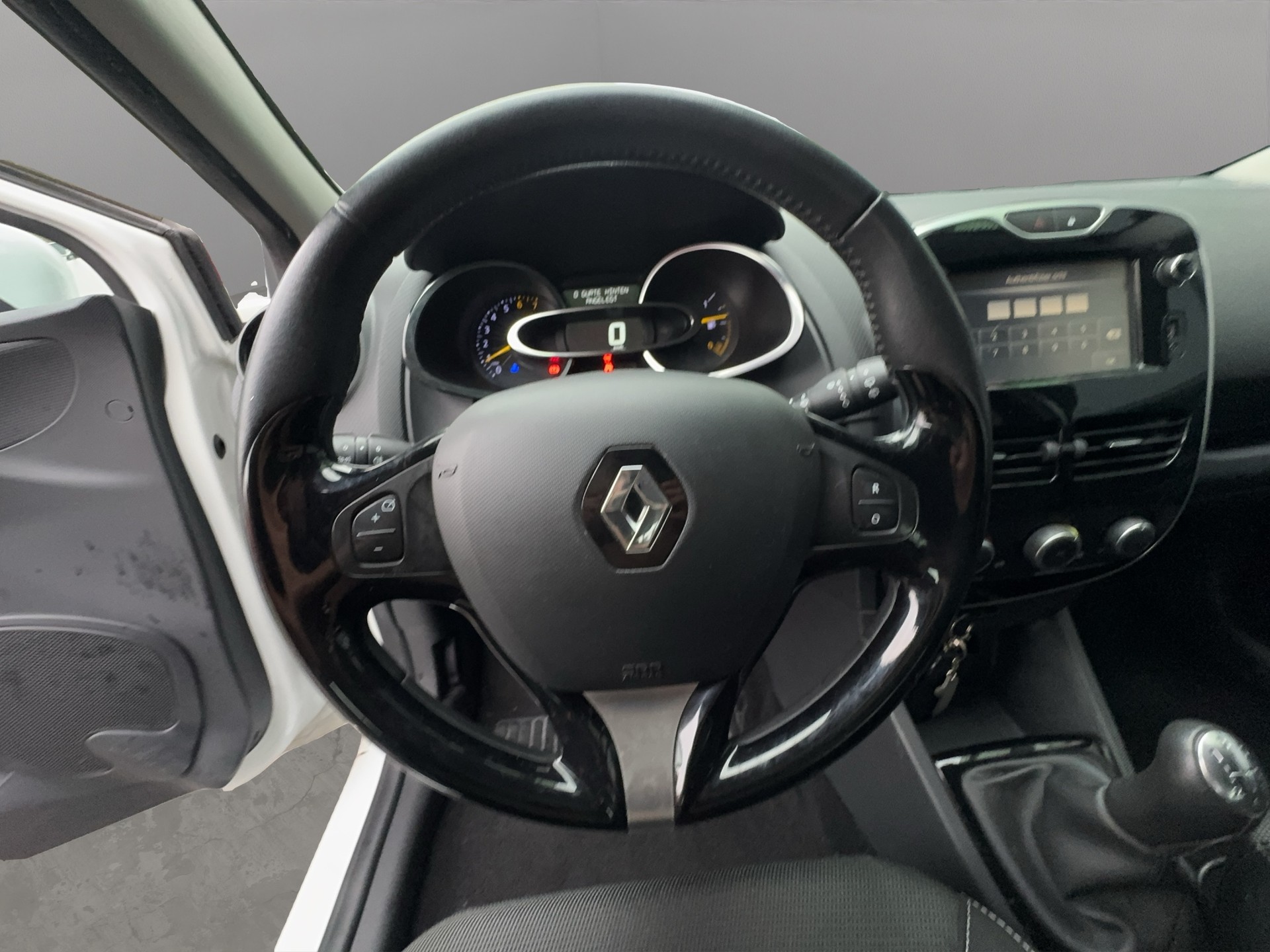 RENAULT Clio 0.9 12V Swiss Edition **Frisch ab MFK und Service**-image-9