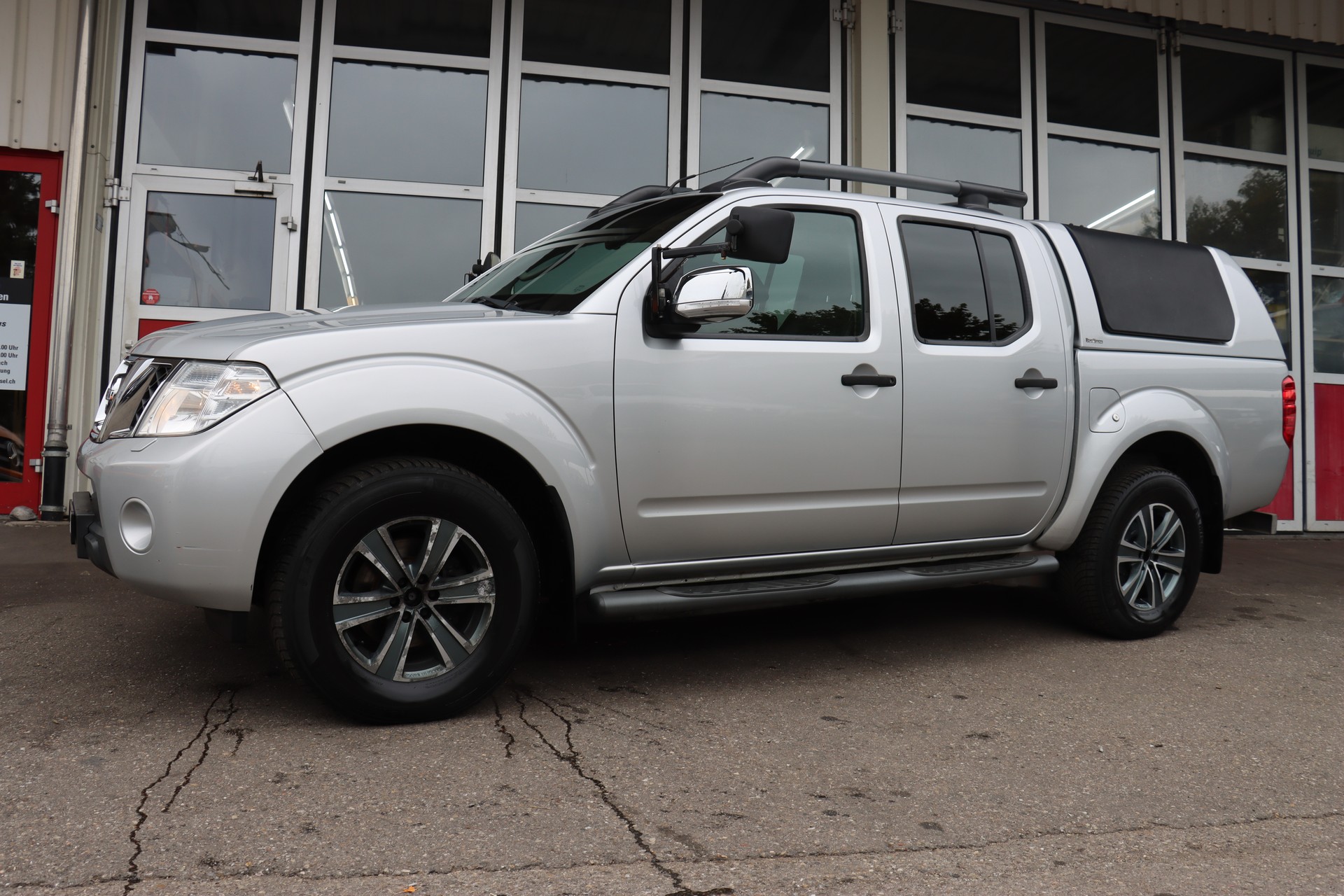 NISSAN 3.0 V6 DC 4WD 6000Kg Anhängelast-image-4