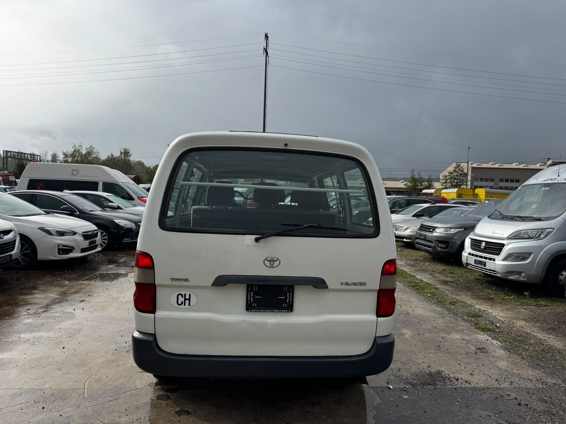 TOYOTA Hiace 2.7 Van-image-4