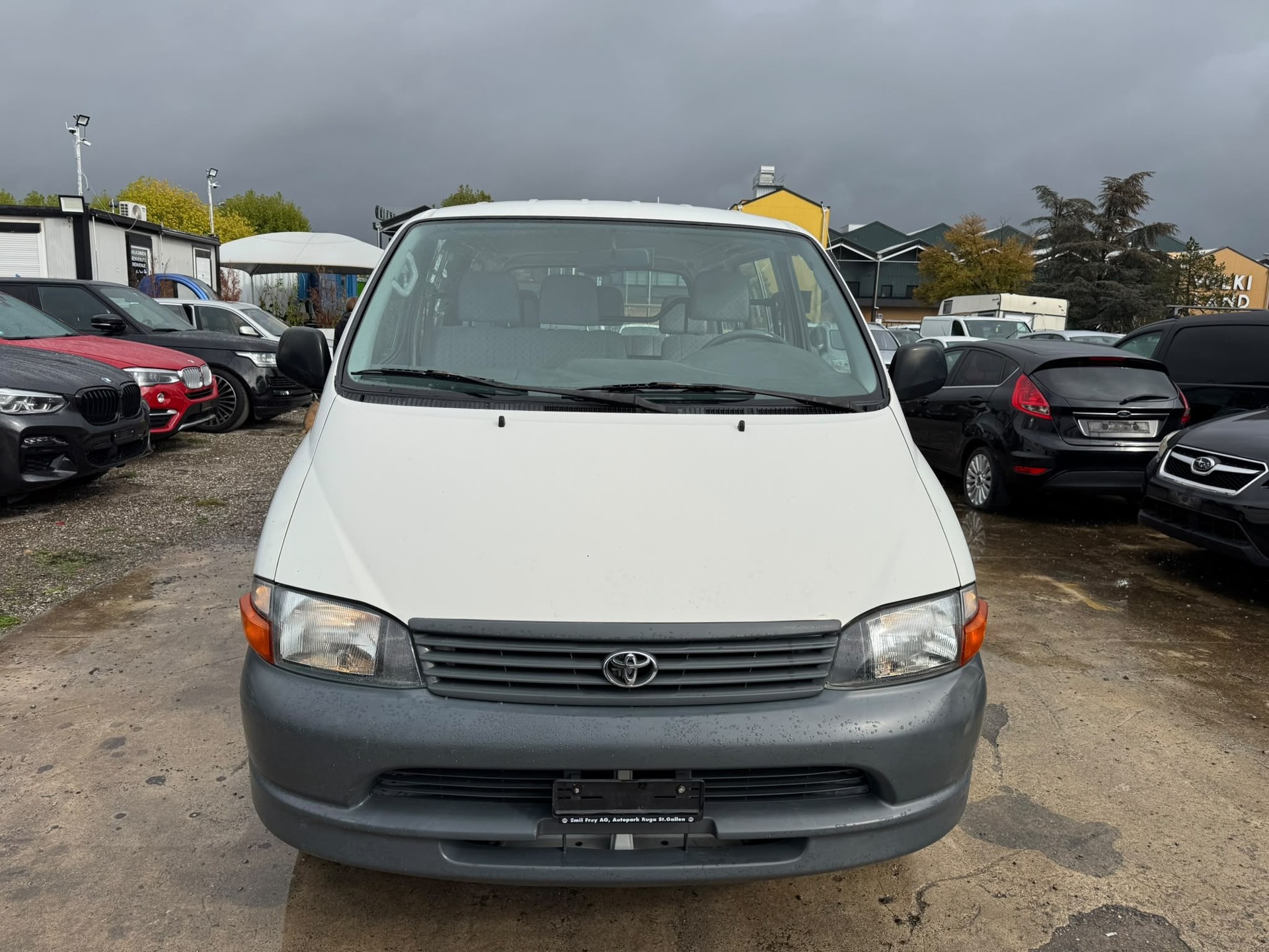 TOYOTA Hiace 2.7 Van-image-0