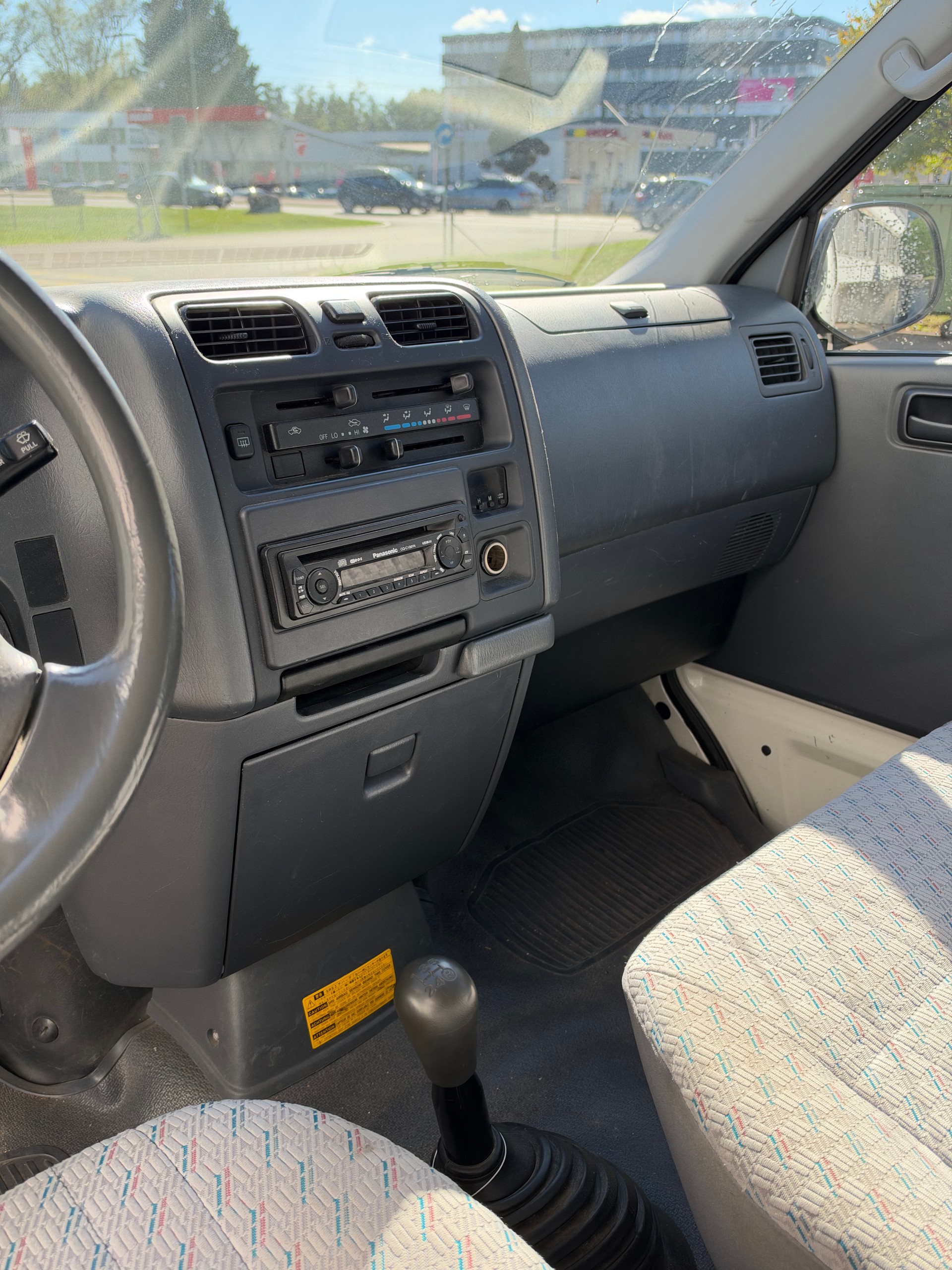 TOYOTA Hiace 2.7 Van-image-10