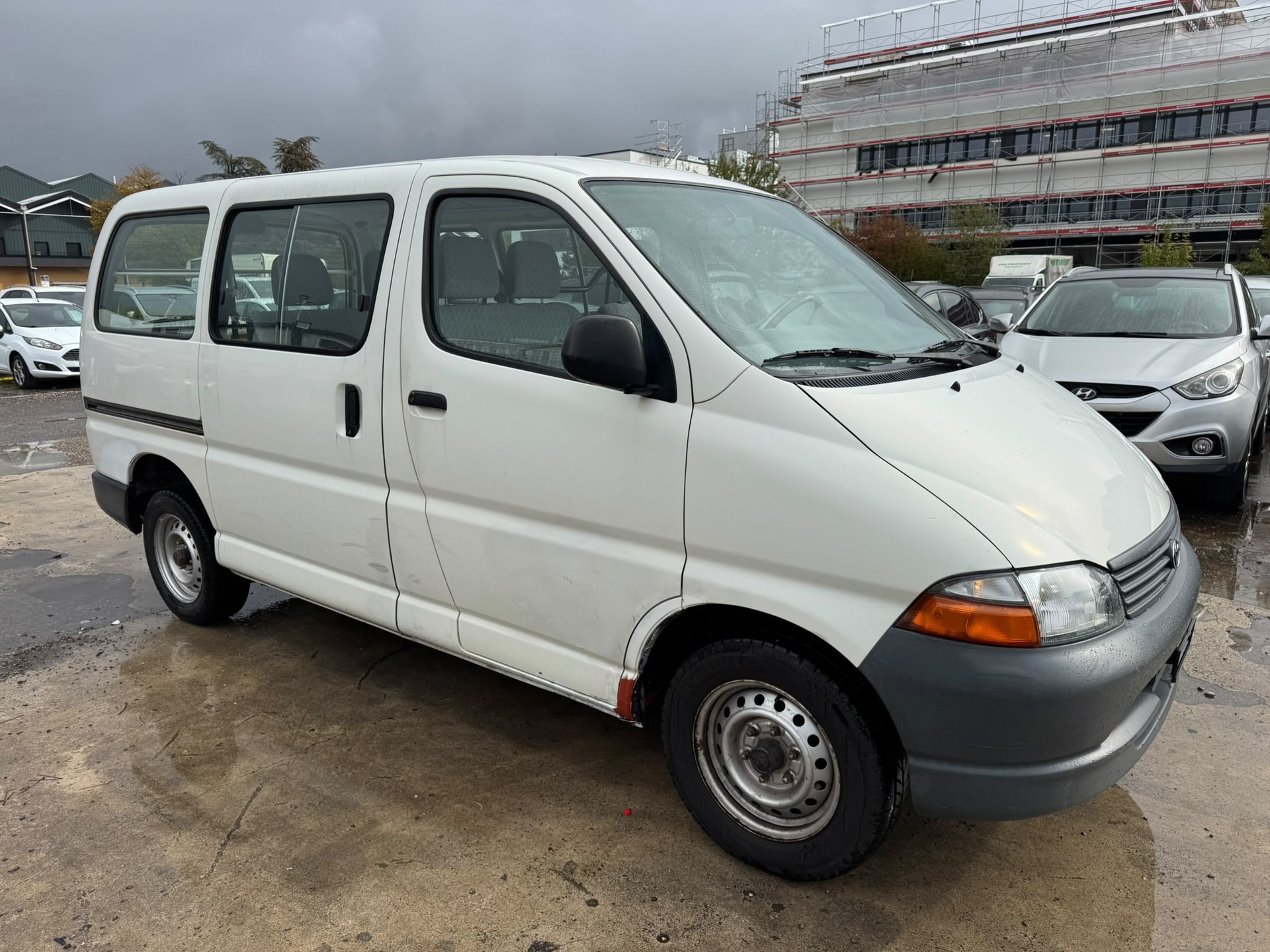 TOYOTA Hiace 2.7 Van-image-1
