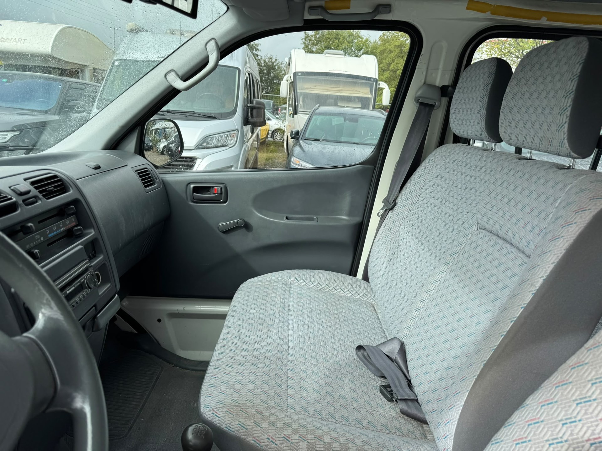 TOYOTA Hiace 2.7 Van-image-6