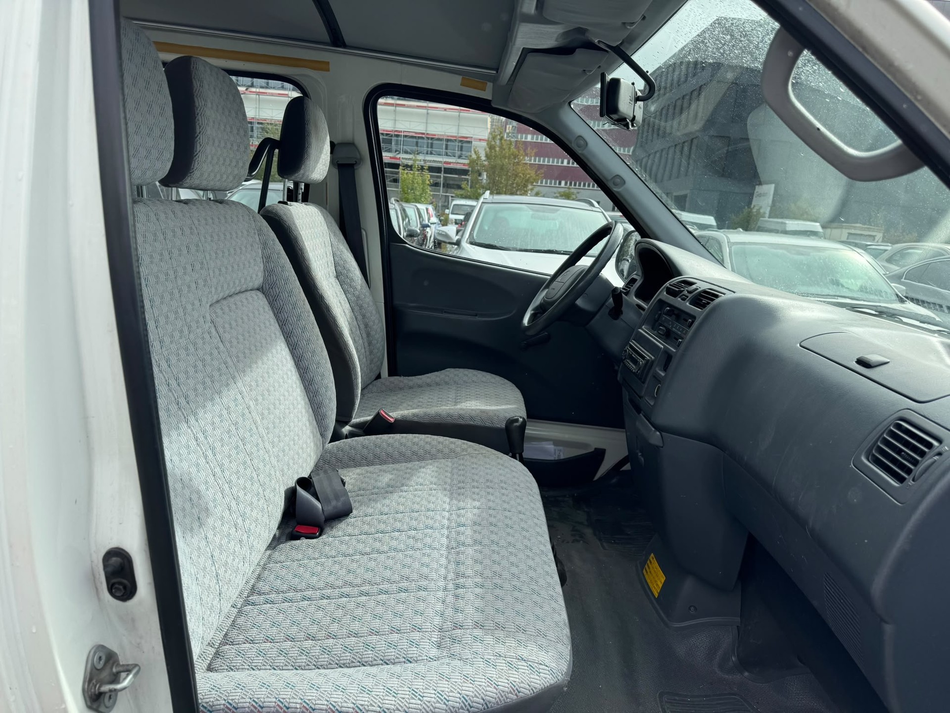 TOYOTA Hiace 2.7 Van-image-11