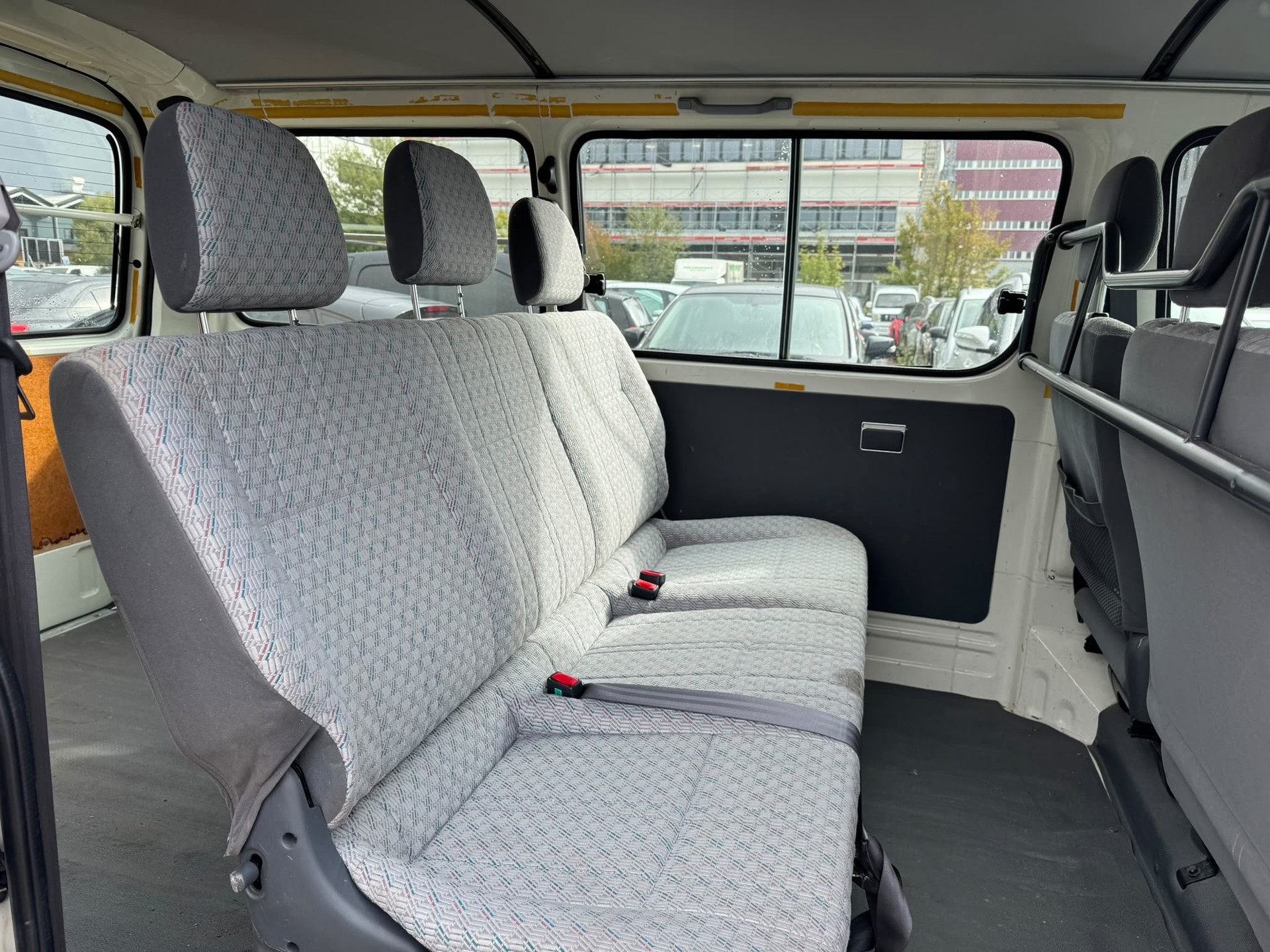TOYOTA Hiace 2.7 Van-image-14