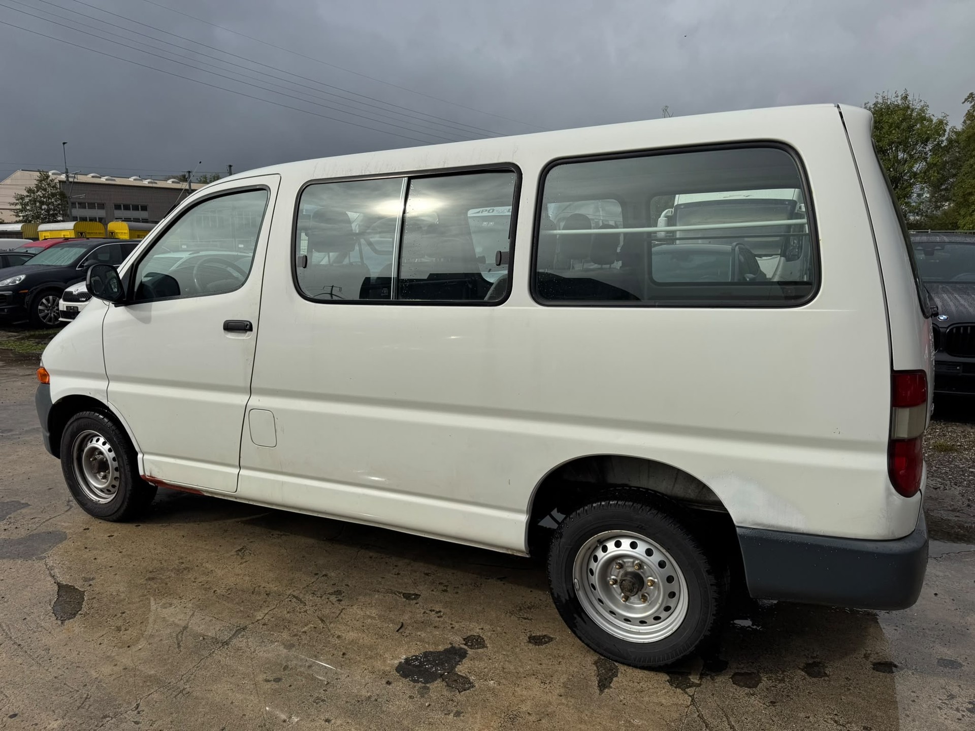 TOYOTA Hiace 2.7 Van-image-7