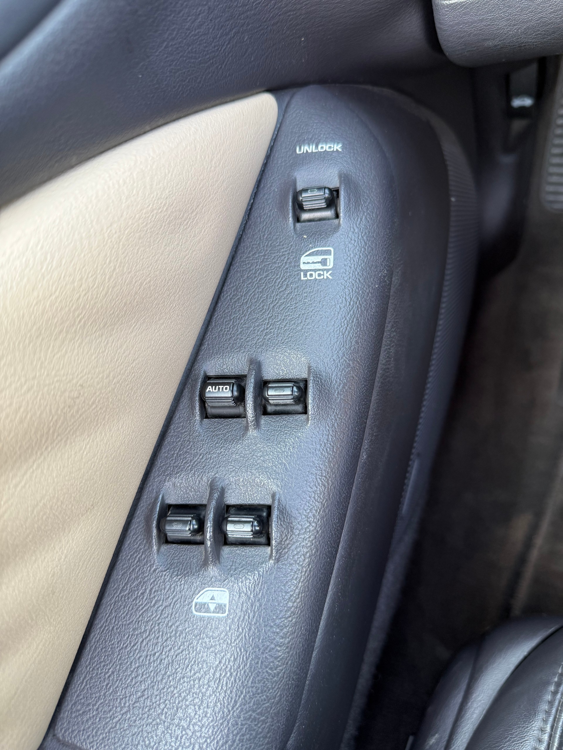 CHRYSLER Stratus 2.5 V6 LX Cabrio-image-13