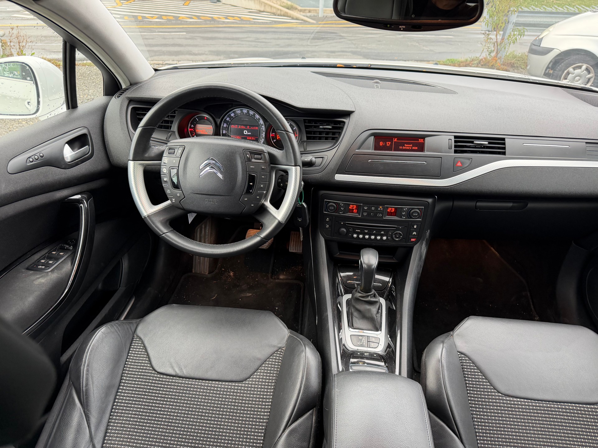 CITROEN C5 Berline 1.6 Turbo Exclusive Automatic-image-6