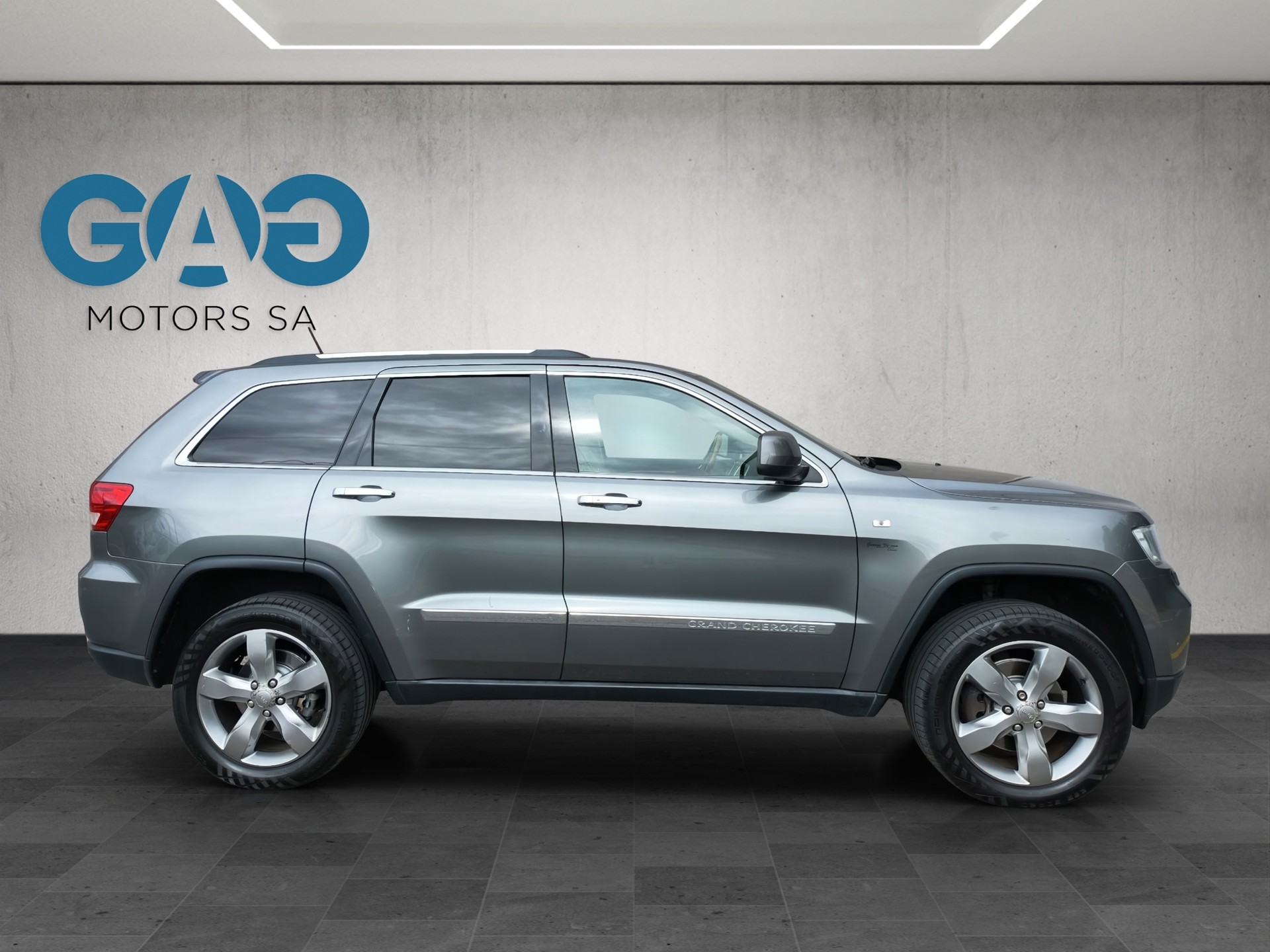 JEEP Grand Cherokee 3.0 CRD Overland Automatic-image-3