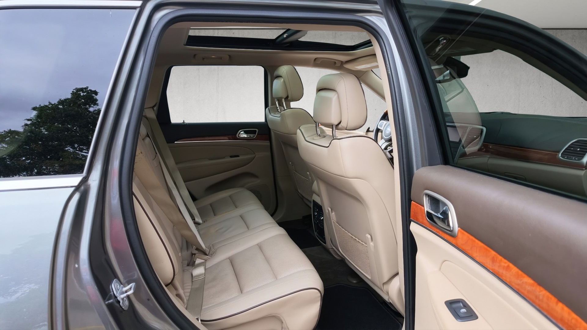JEEP Grand Cherokee 3.0 CRD Overland Automatic-image-4
