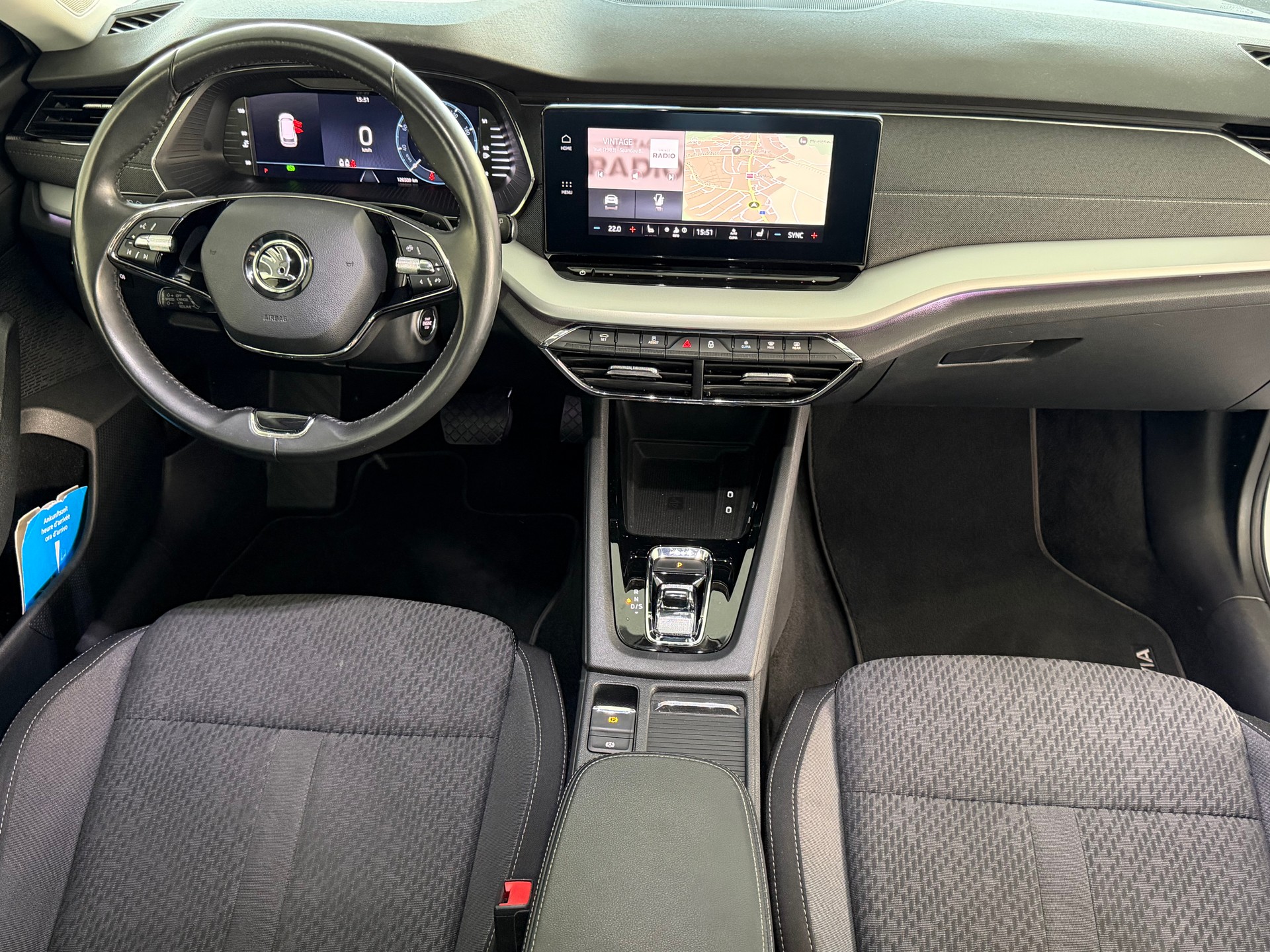 SKODA Octavia Combi 2.0 TDI DSG Style 4x4 / CH Fahrzeug-image-14