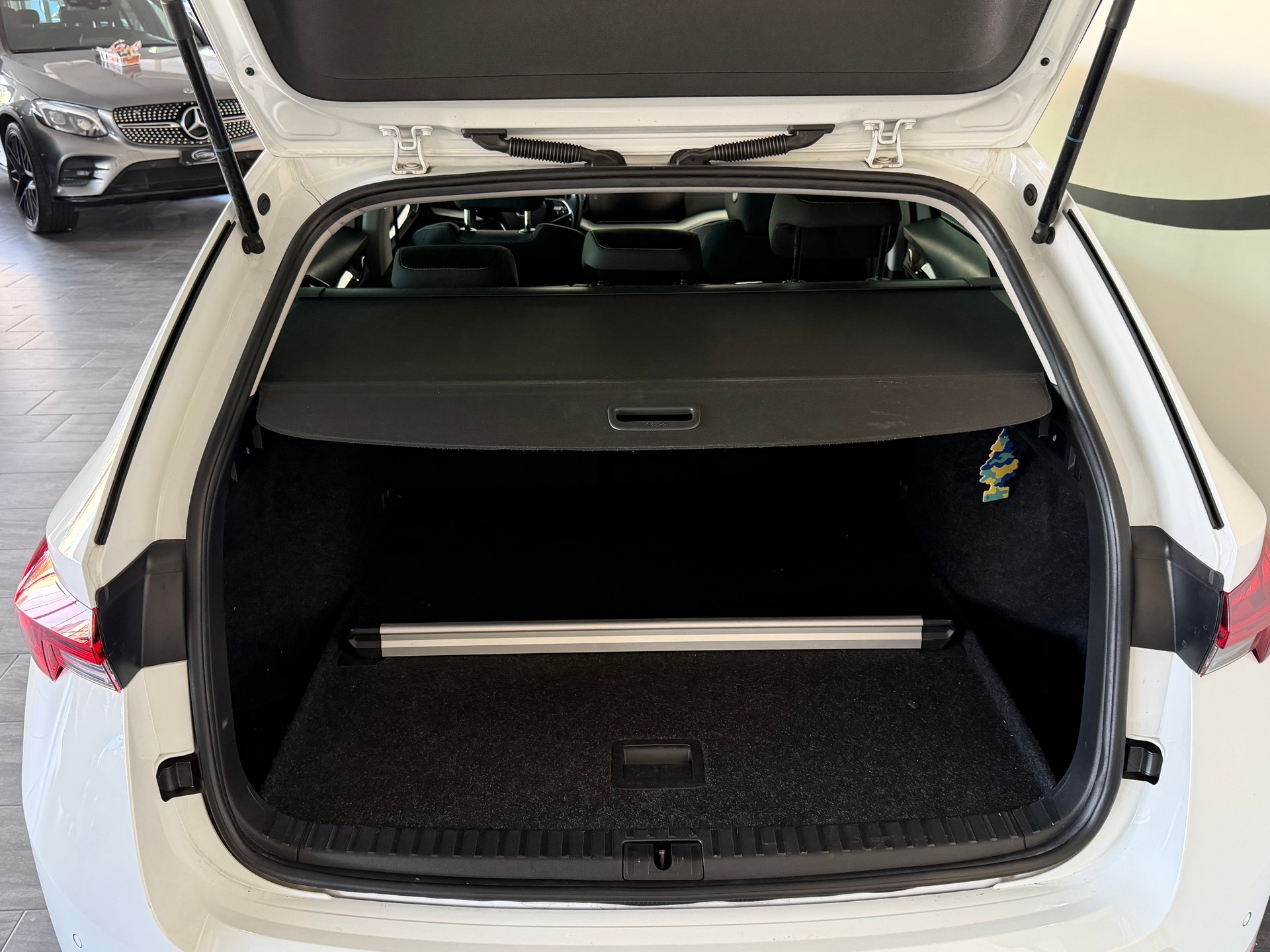 SKODA Octavia Combi 2.0 TDI DSG Style 4x4 / CH Fahrzeug-image-22
