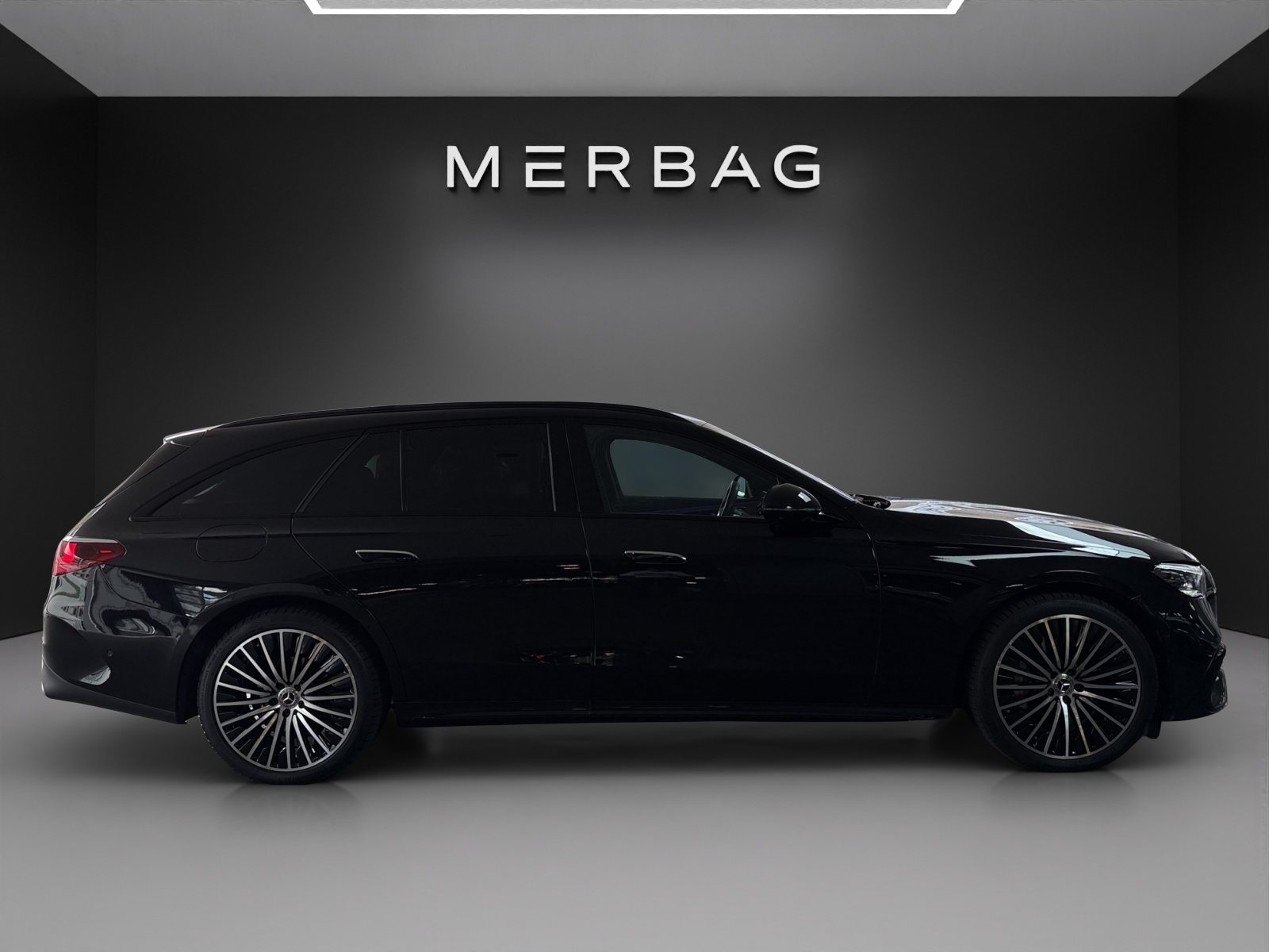 MERCEDES-BENZ E 220 d T 4Matic 9G-Tronic-image-6