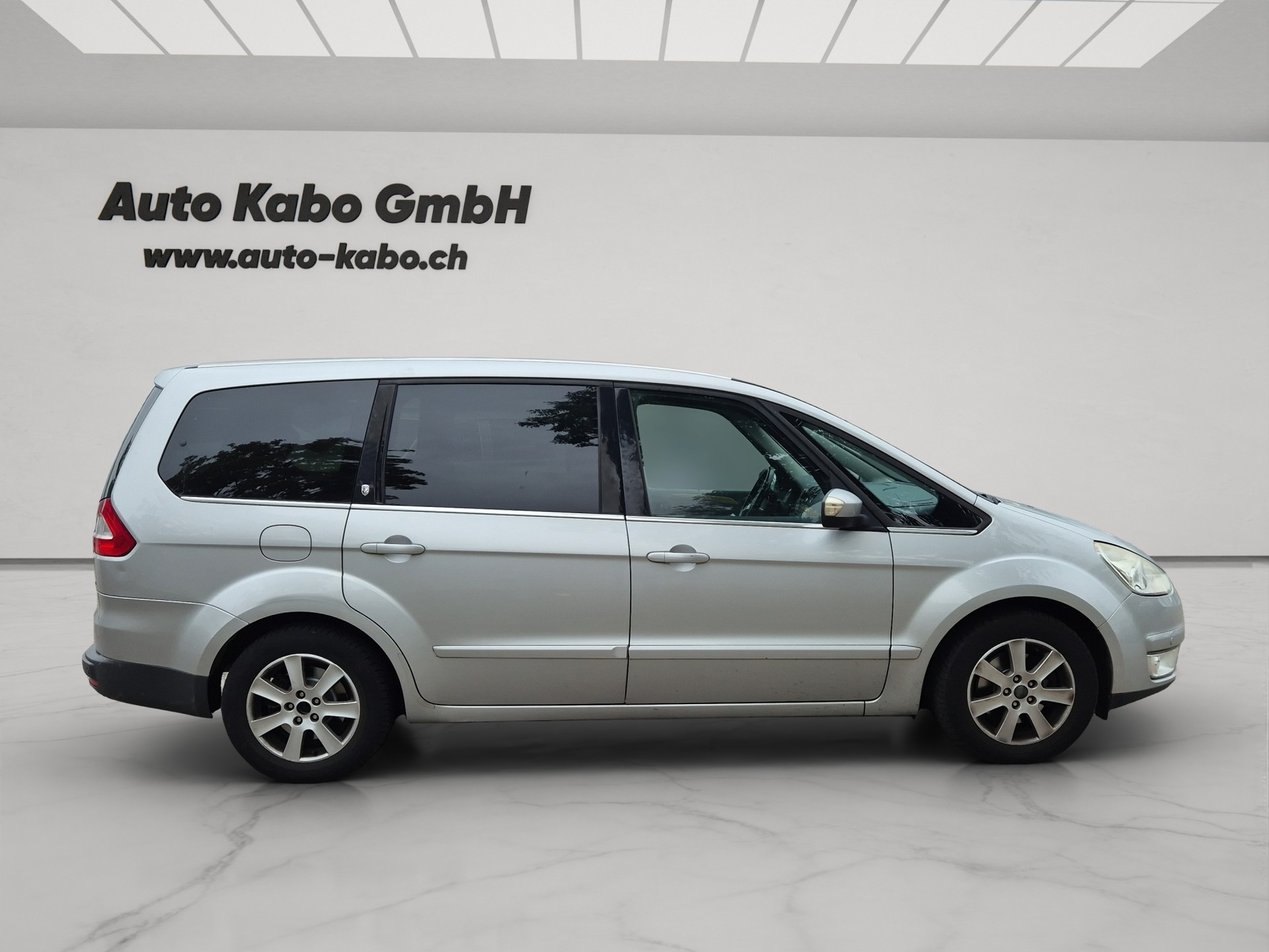 FORD Galaxy 2.0 TDCi Ghia Automatic-image-6