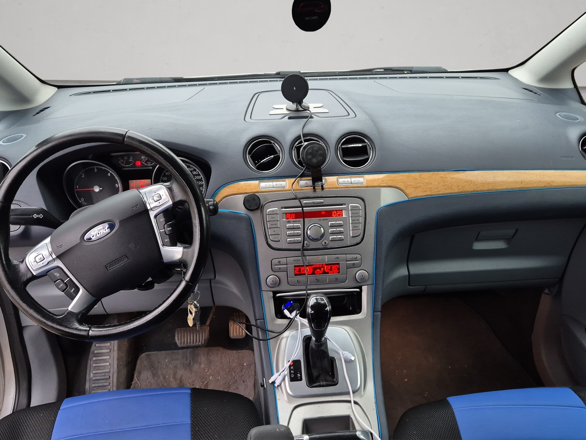 FORD Galaxy 2.0 TDCi Ghia Automatic-image-12