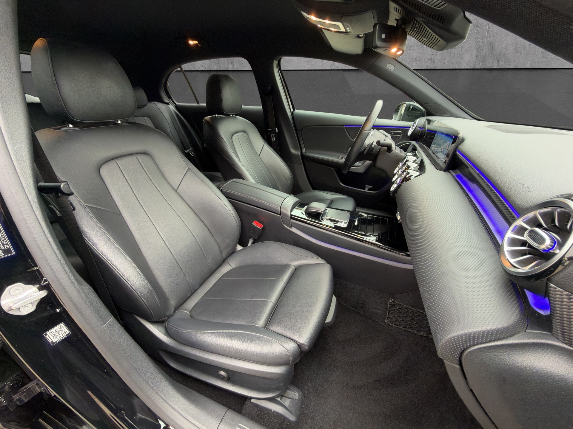 MERCEDES-BENZ A 180 Progressive-image-12