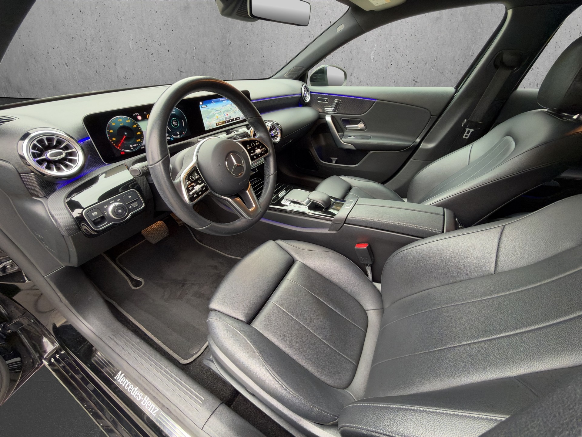 MERCEDES-BENZ A 180 Progressive-image-9