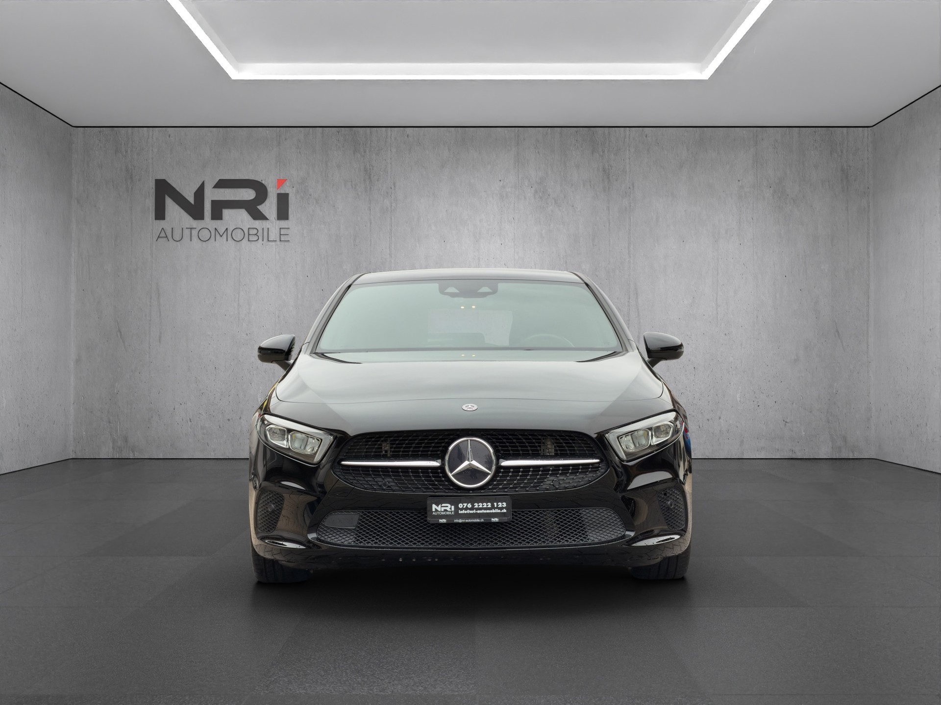 MERCEDES-BENZ A 180 Progressive-showroom-element-1