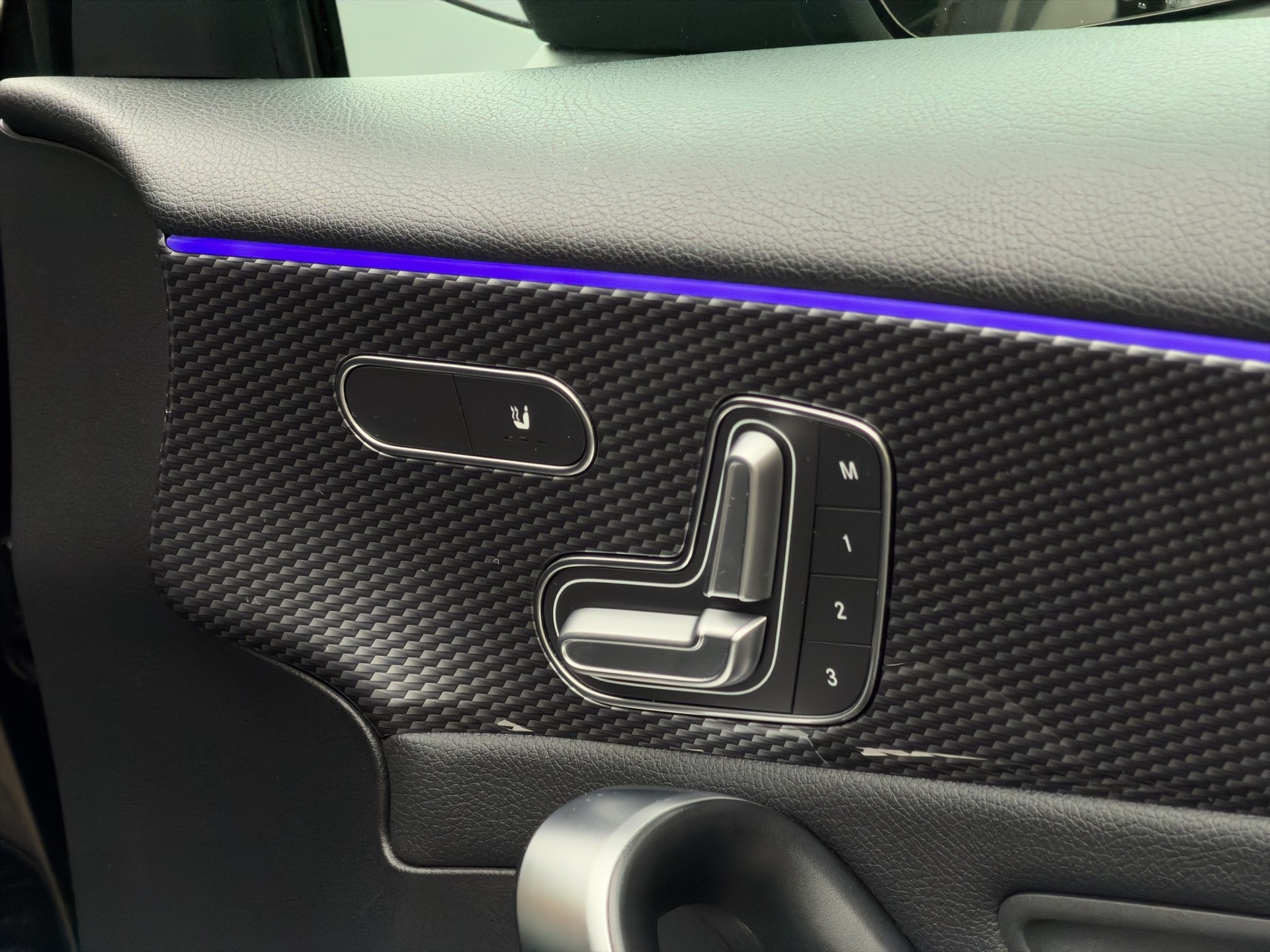MERCEDES-BENZ A 180 Progressive-image-16