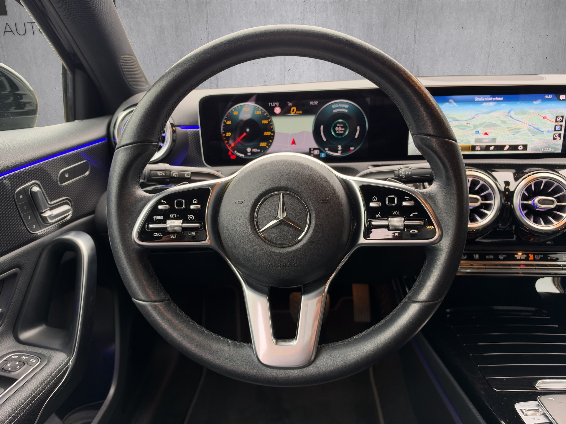 MERCEDES-BENZ A 180 Progressive-image-13