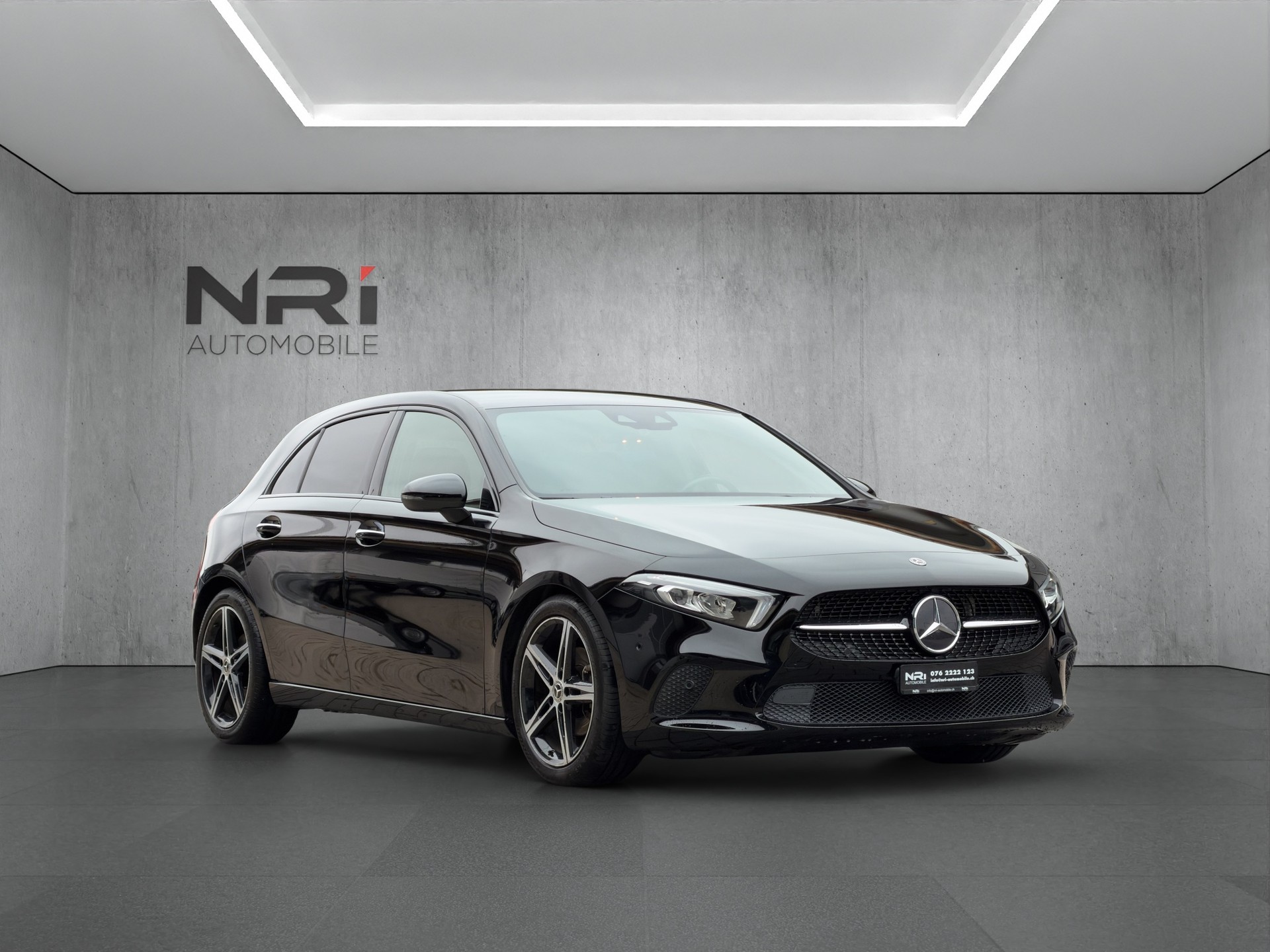 MERCEDES-BENZ A 180 Progressive-showroom-element-2