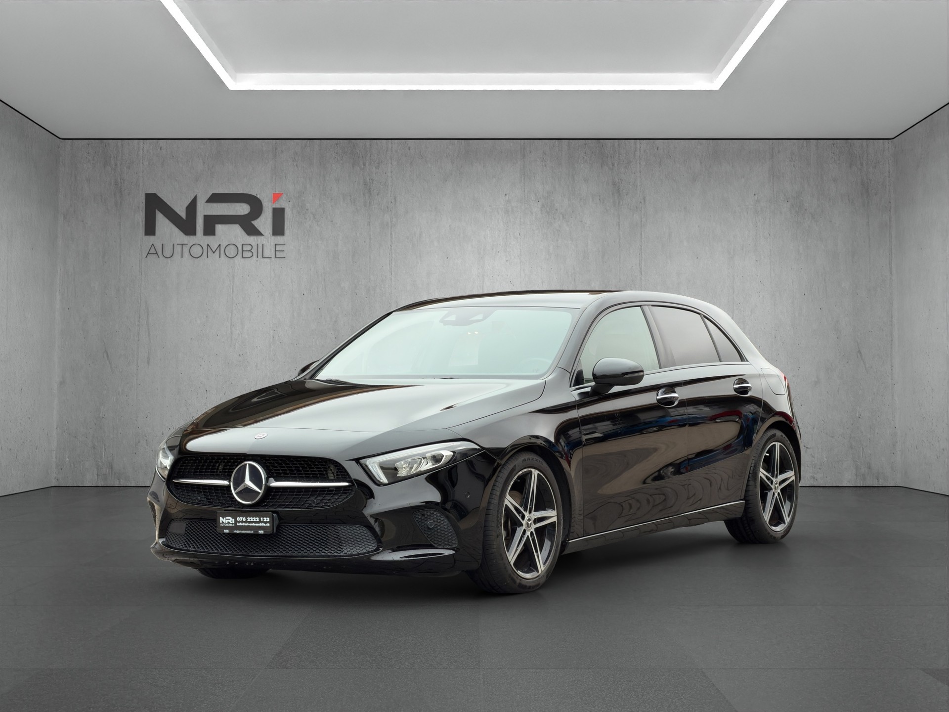 MERCEDES-BENZ A 180 Progressive