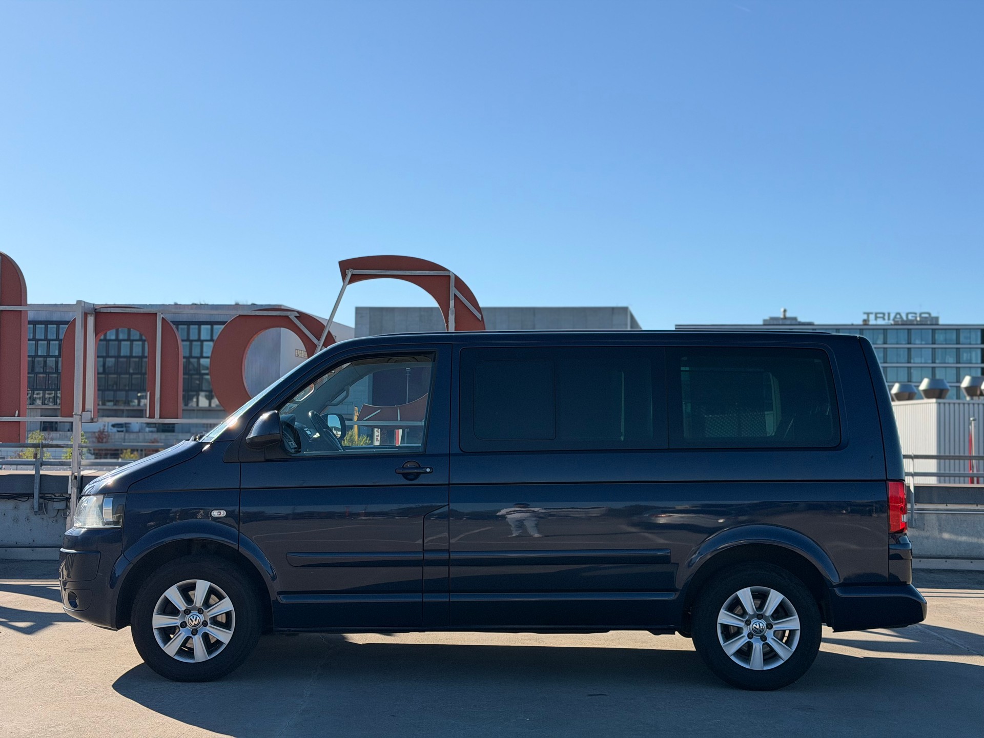 VW T5 Multivan 2.0 TDI CR Family DSG-image-5