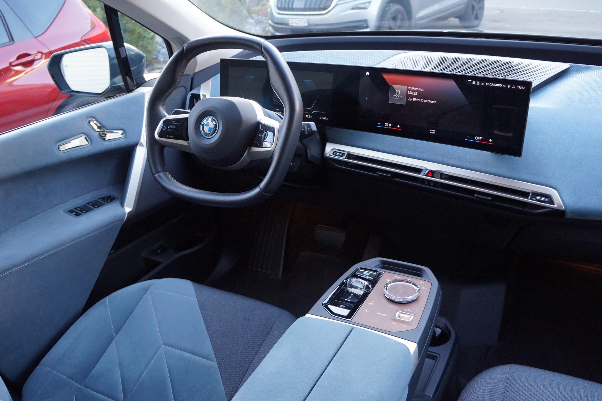 BMW iX xDrive40 L.Edition ** GARANTIE BIS 01.2030 -GRATIS SERVICE 10JAHRE 100.000KM -PARK ASSIS..PLUS -DRIVE ASSIST PROFESSIONAL**-image-6