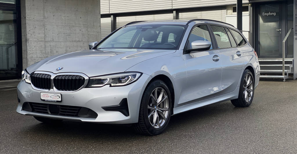 BMW 330i xDrive Touring-image-0