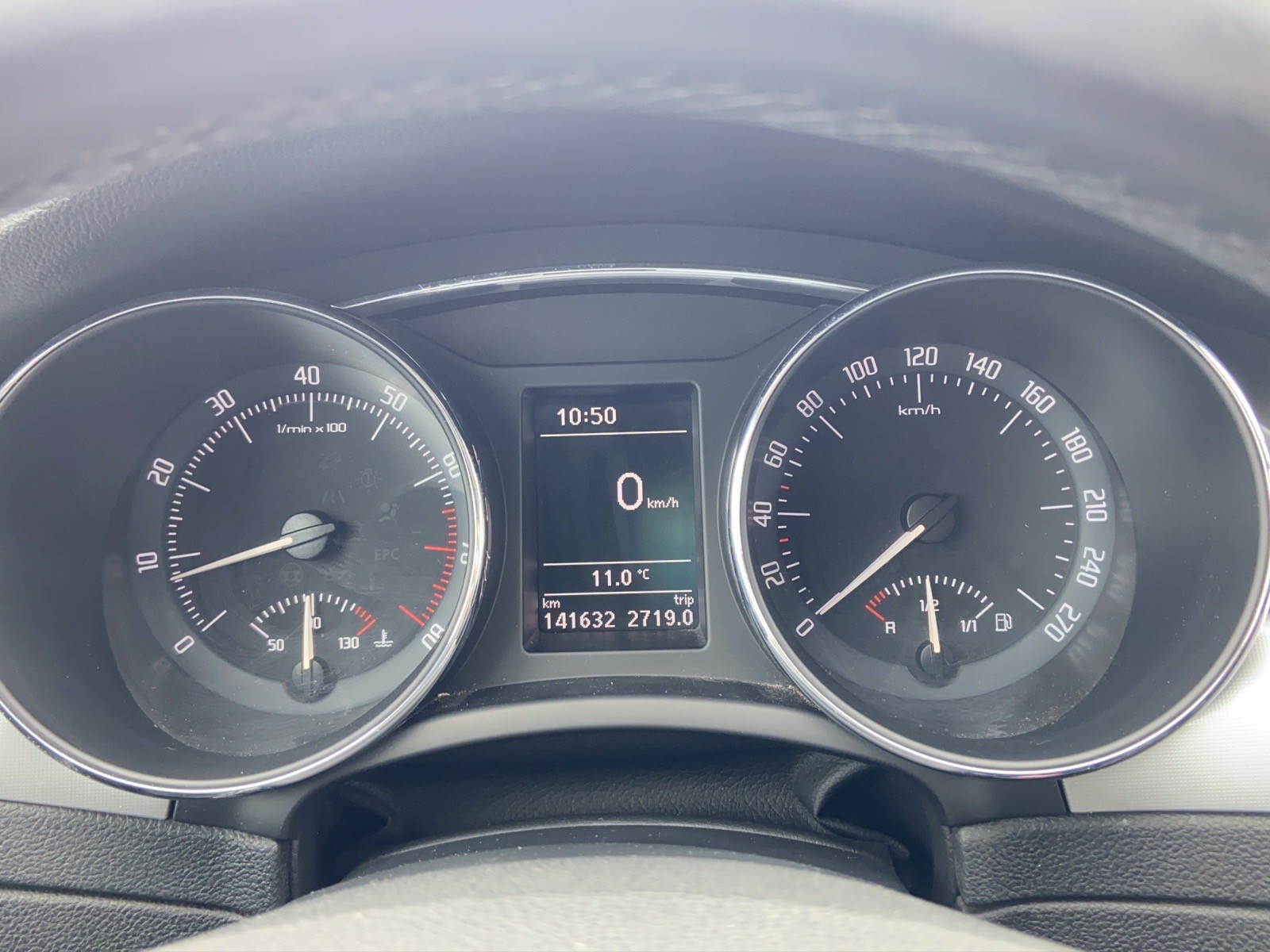 SKODA Superb Combi 1.8 TSI Elegance-image-18