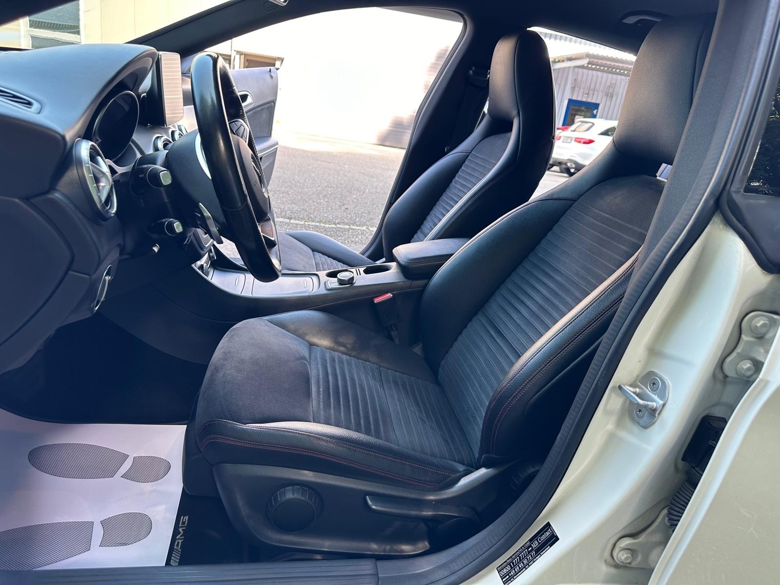 MERCEDES-BENZ CLA Shooting Brake 180 AMG Line 7G-DCT-image-9