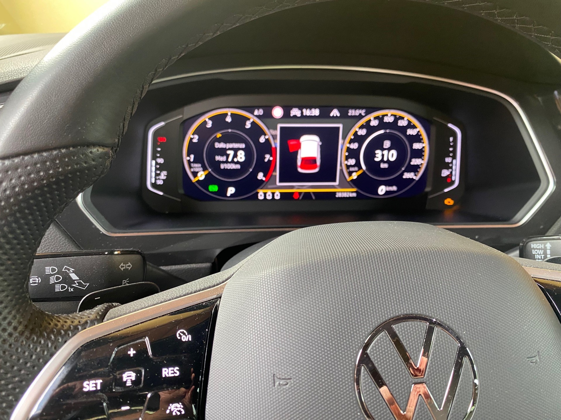 VW Tiguan Allspace 2.0TSI R-Line 4Motion DSG-image-3