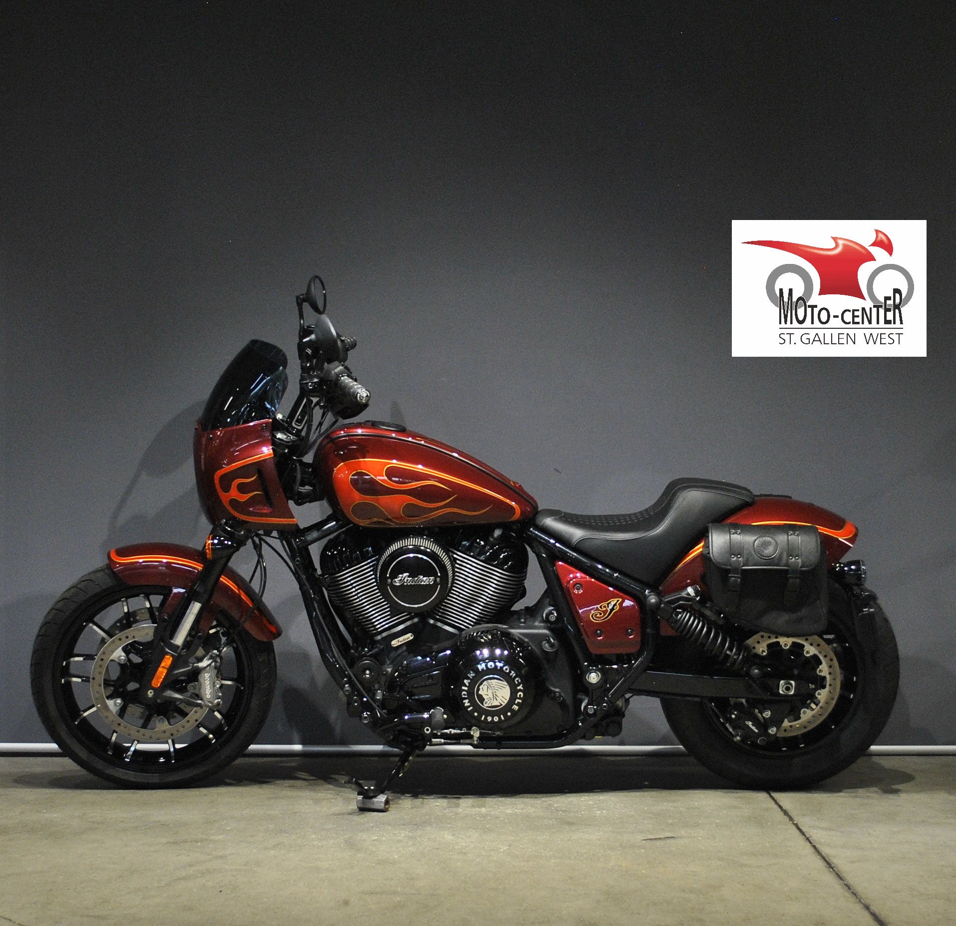 INDIAN Sport Chief-showroom-element-2